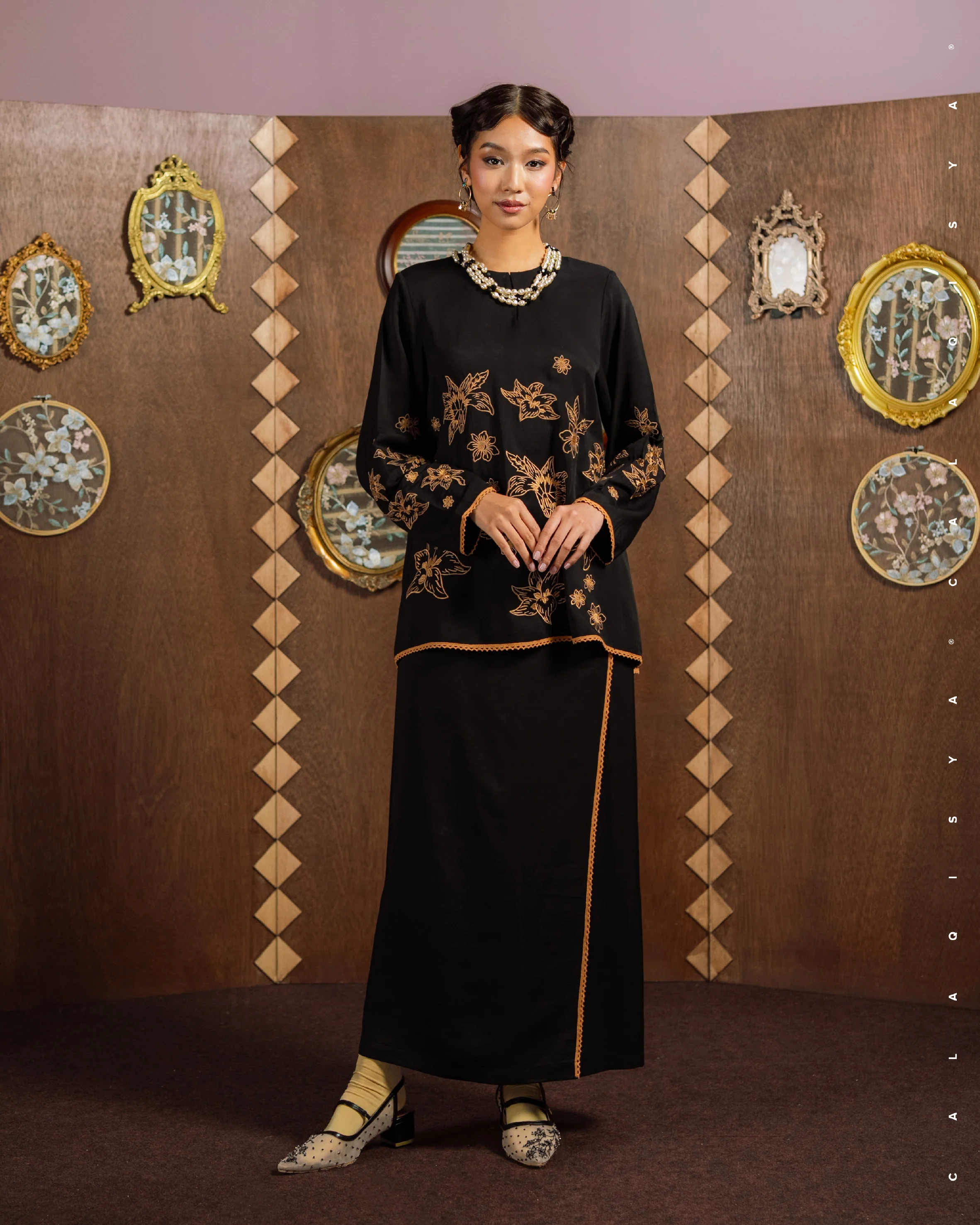 AKAAR HALA IN BLACK - Image 3