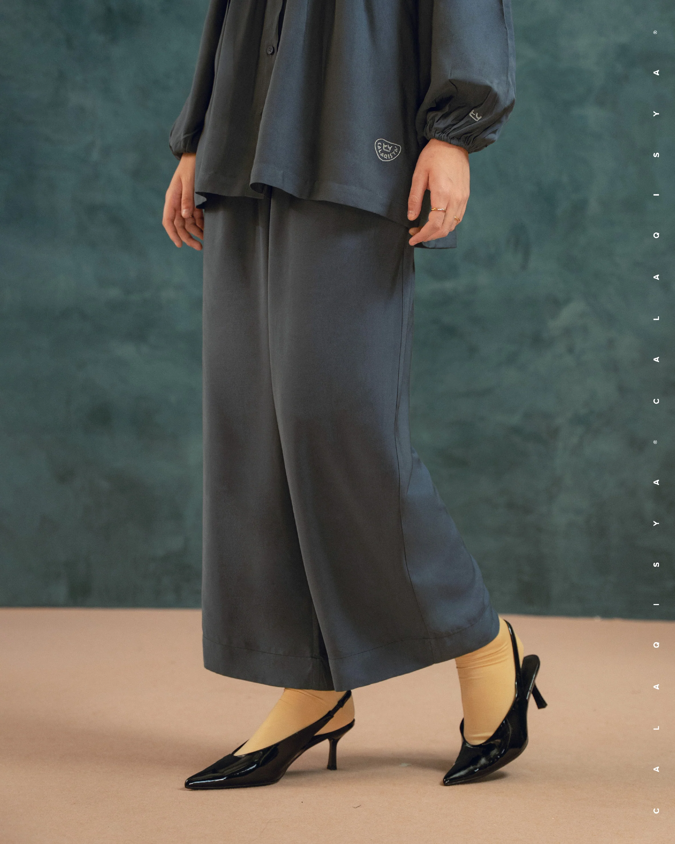AKAAR PANTS IN ARCTIC SEAL