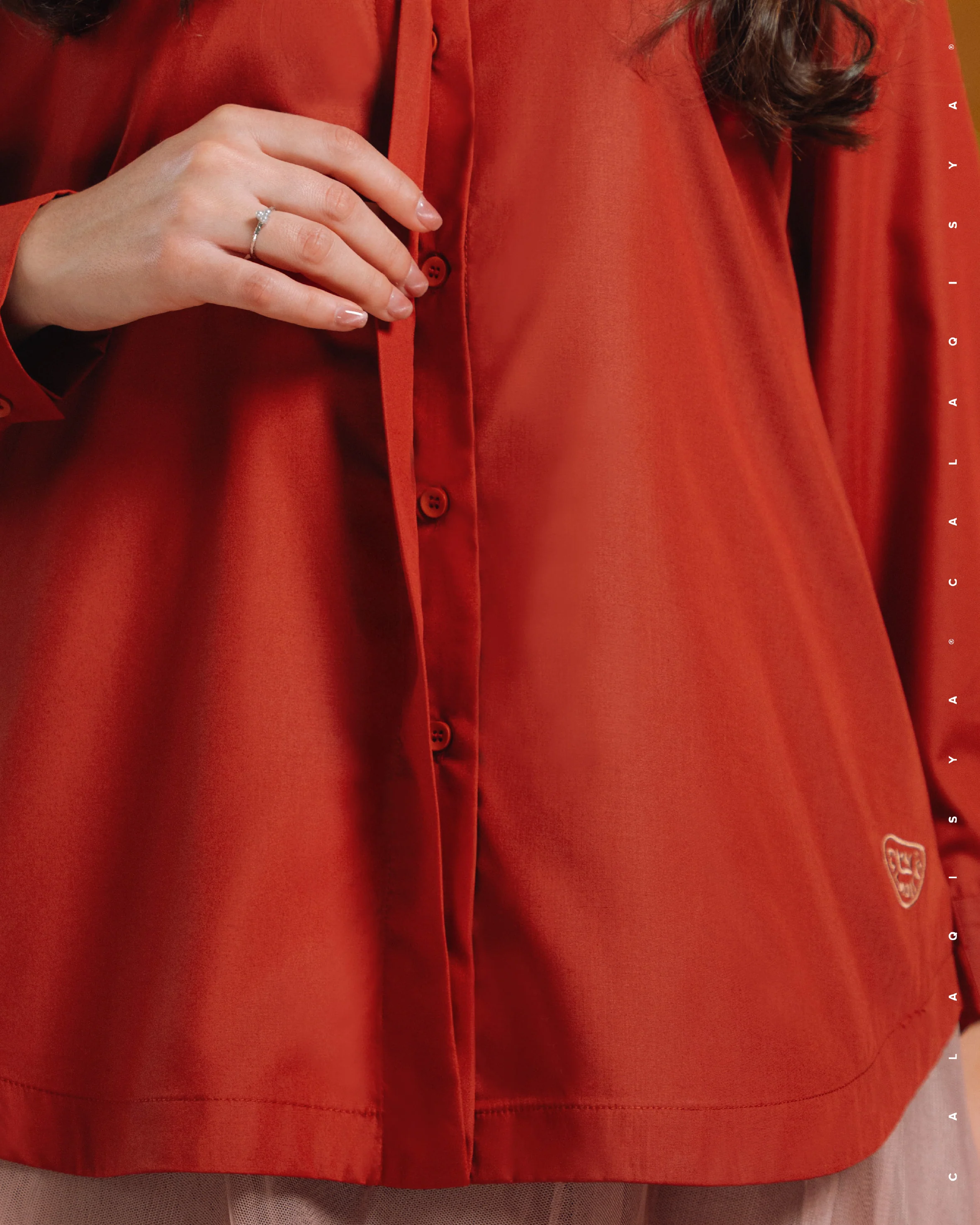 AMBER PLAIN SHIRT IN RED DAHLIA