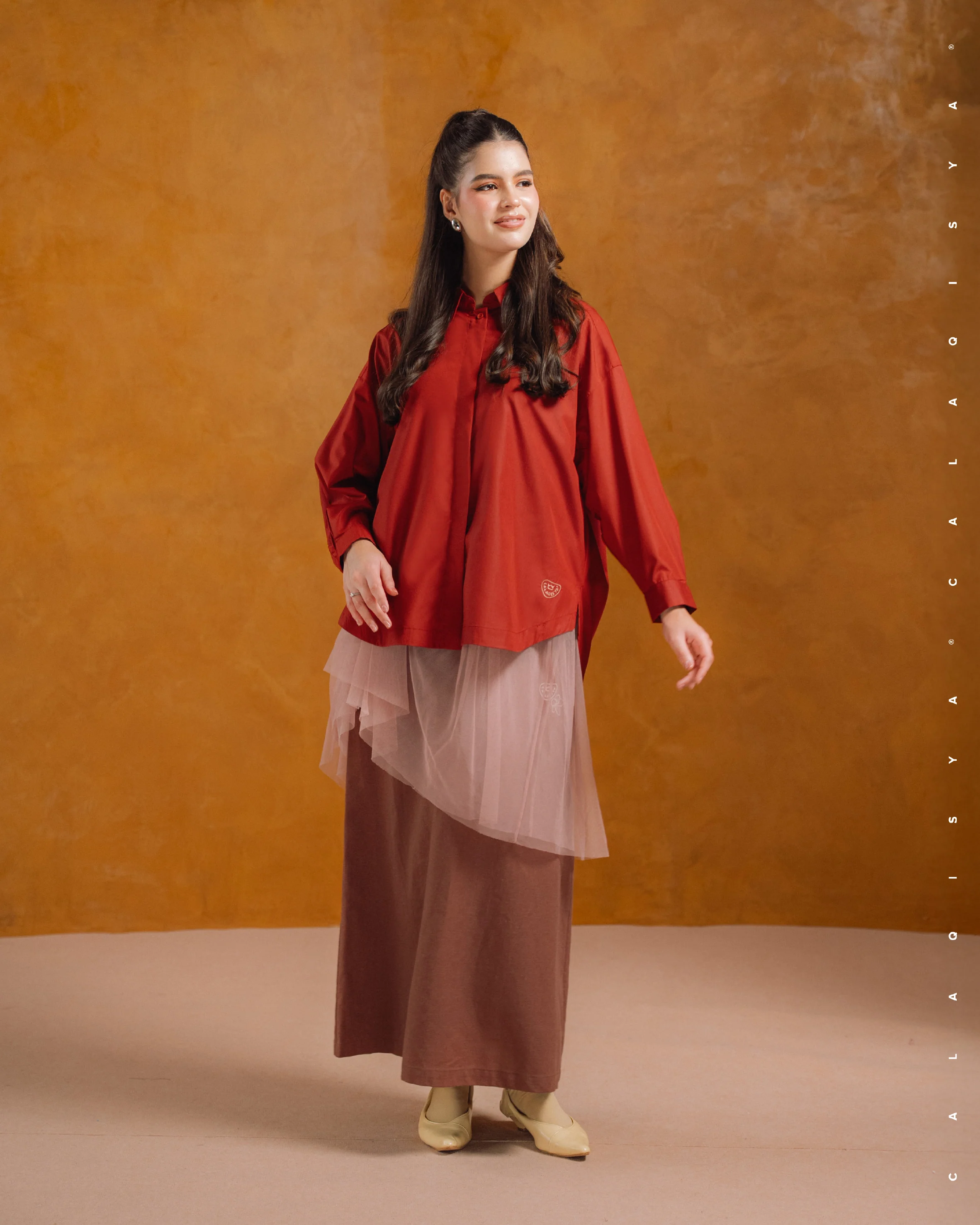 AMBER PLAIN SHIRT IN RED DAHLIA - Image 3