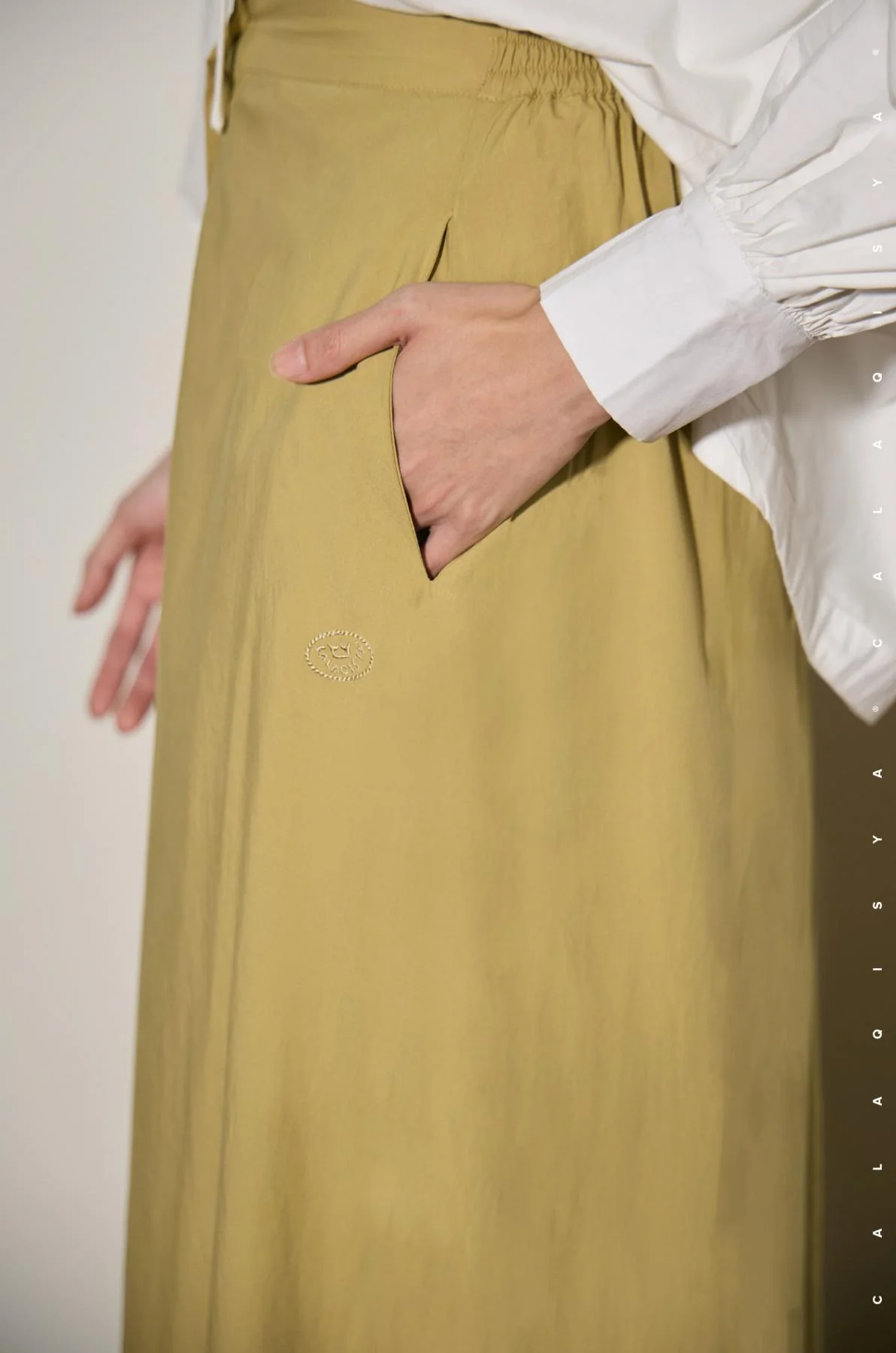 ANNE SKIRT IN RICH GOLD - Image 3
