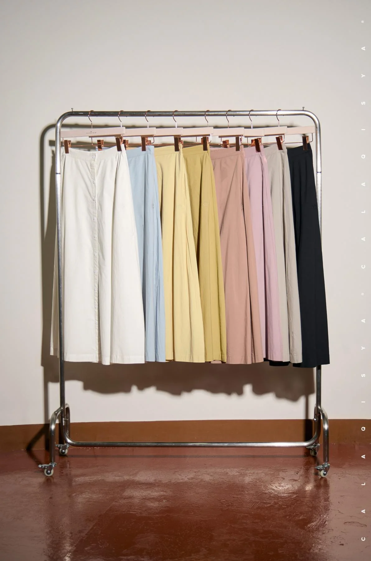 ANNE SKIRT IN RICH GOLD - Image 4