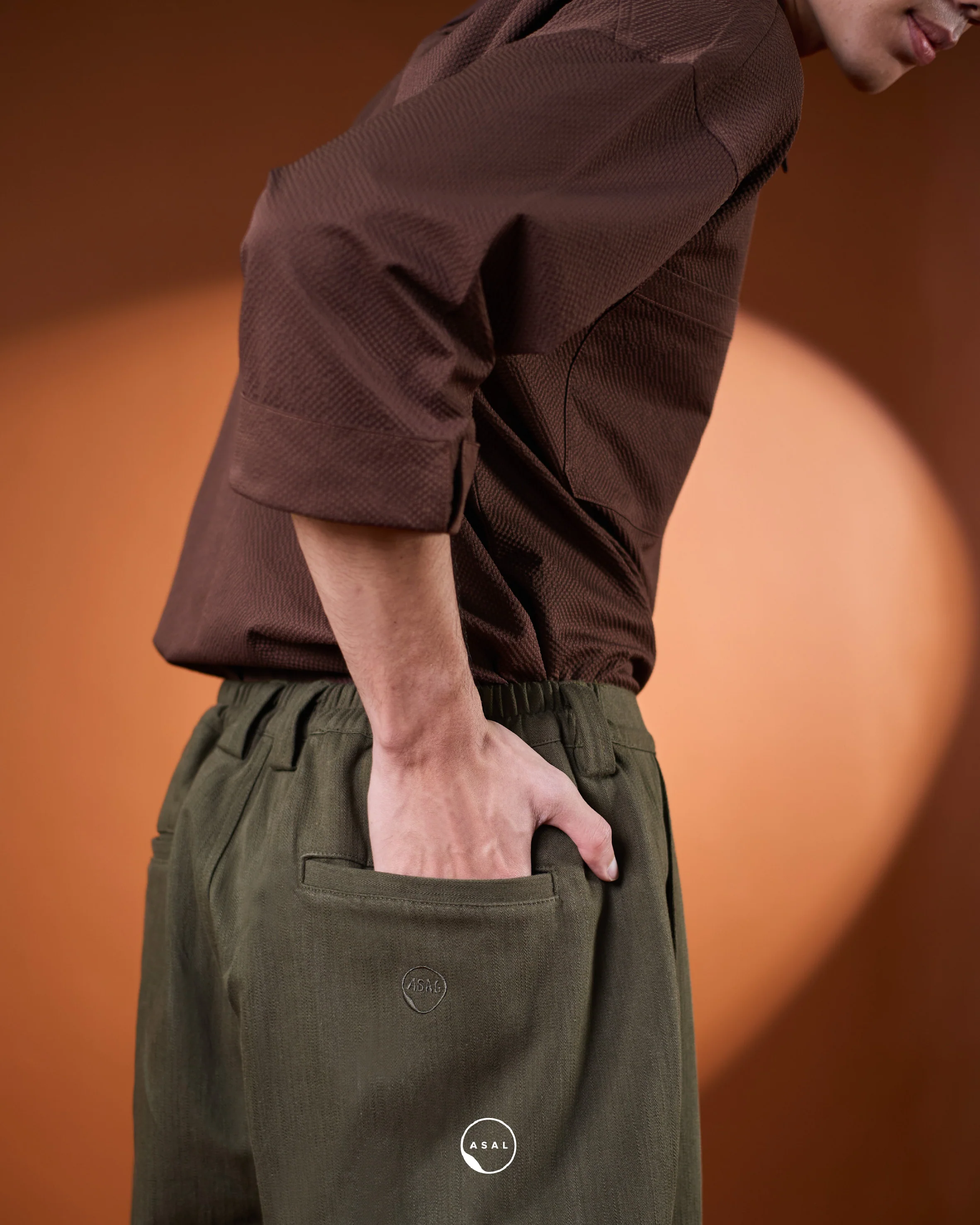 ASAL BARREL PANTS IN OLIVE NIGHT - Image 3
