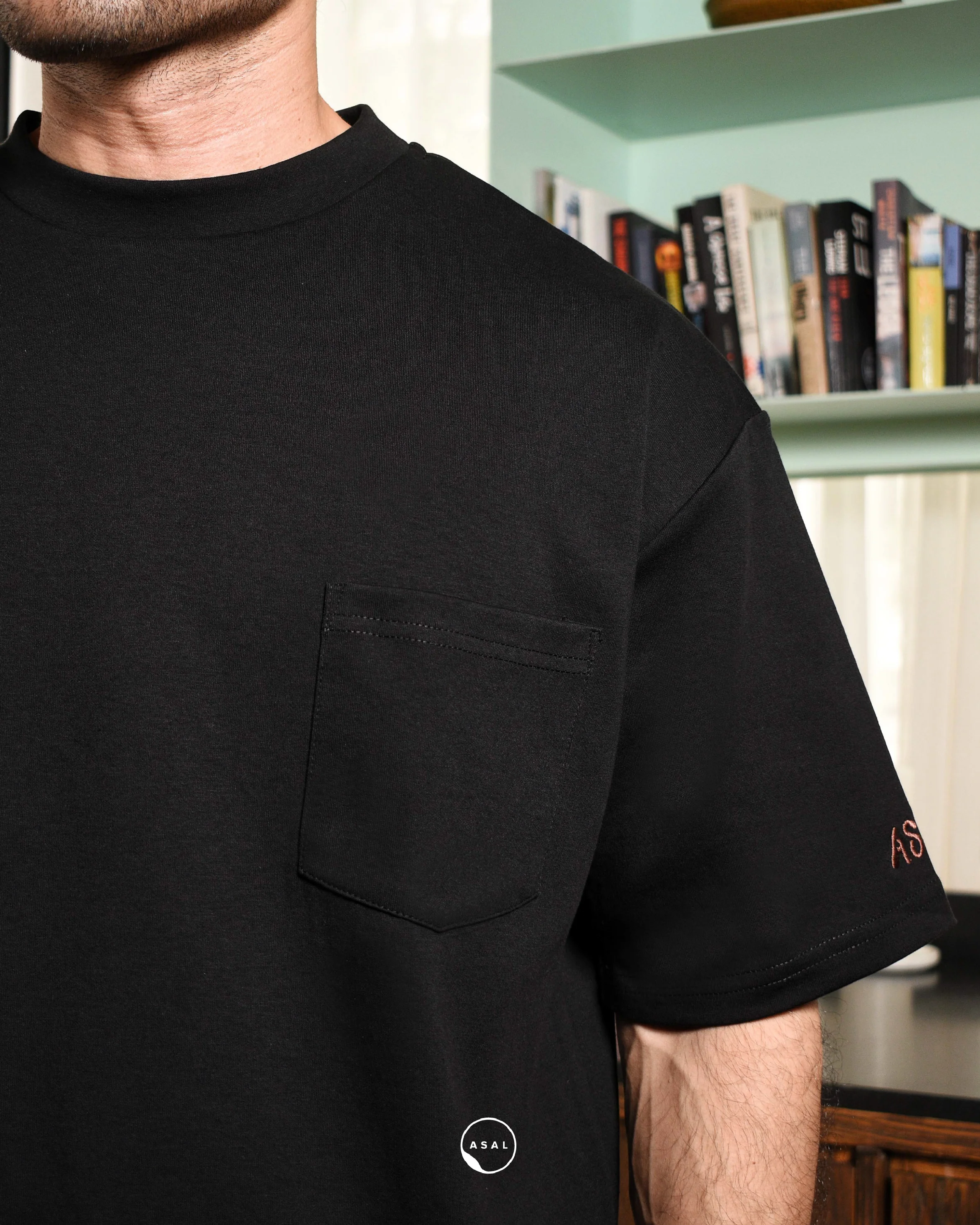 ASAL LEOS OVERSIZED T-SHIRT (MED) IN BLACK - Image 4
