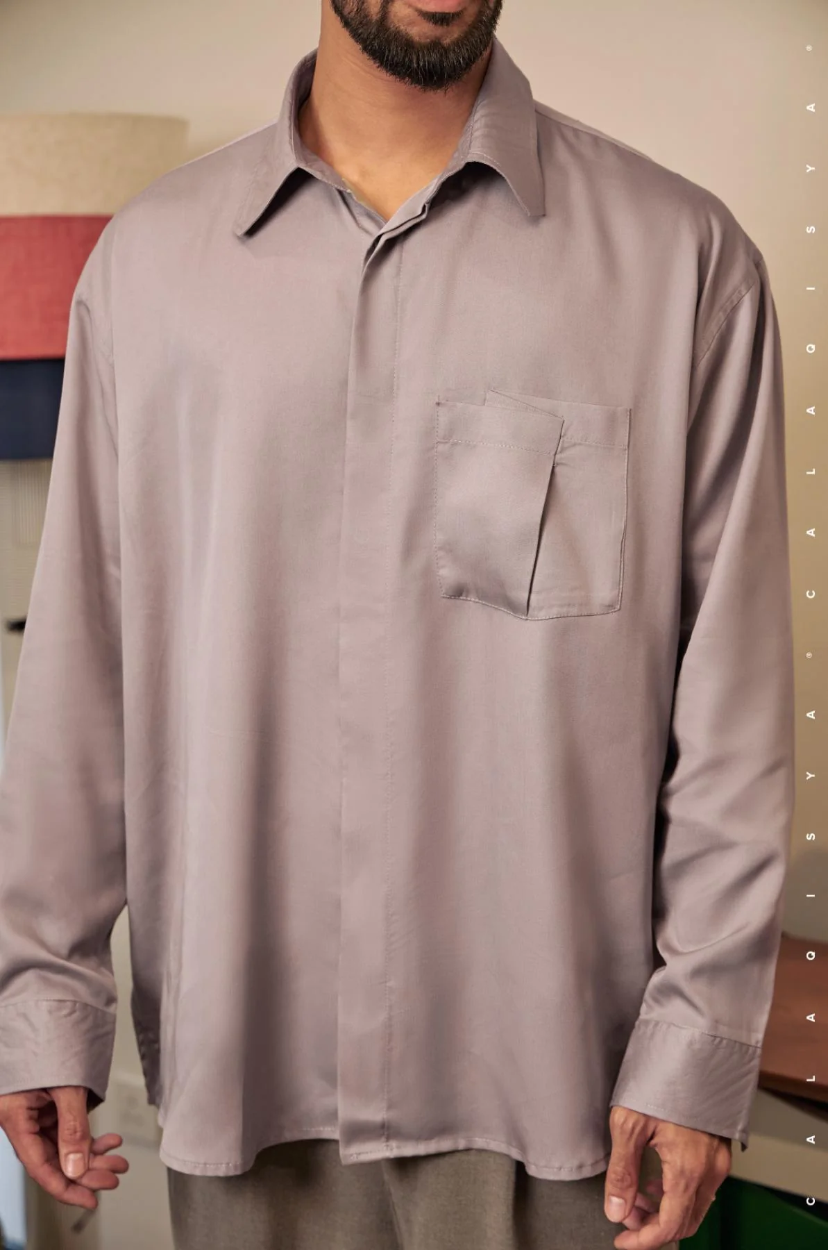 ASAL LOUNGE LOOSE SHIRT IN SILVER SCONCE - Image 3