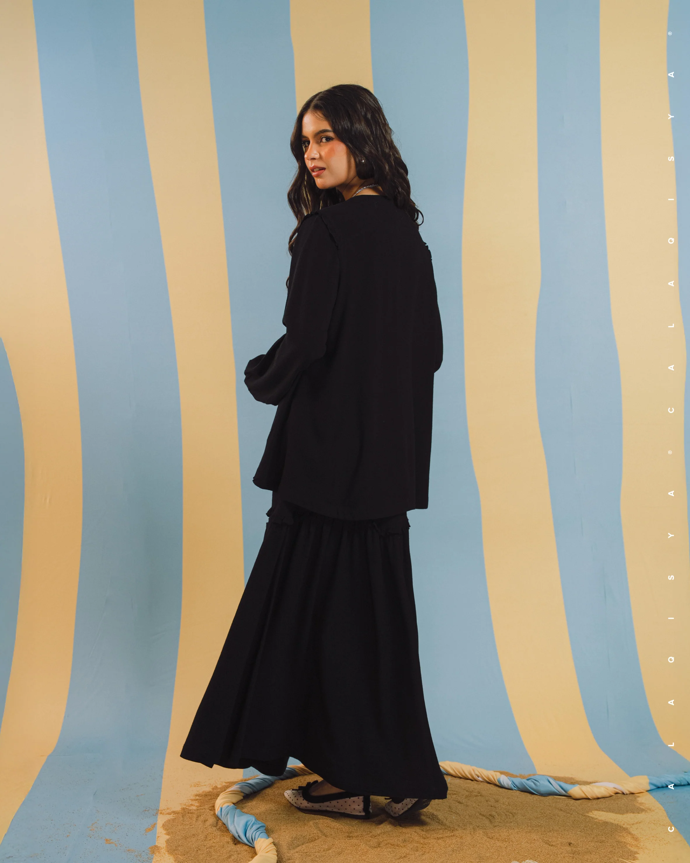 BAYU MANOR SKIRT IN BLACK - Image 2