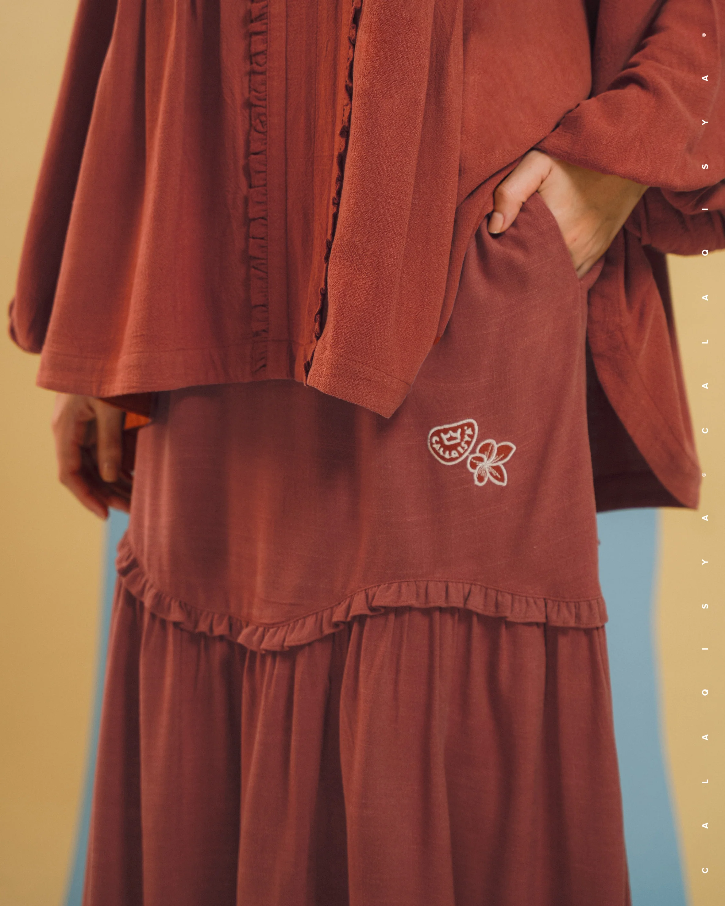 BAYU MANOR SKIRT IN PICANTE - Image 2