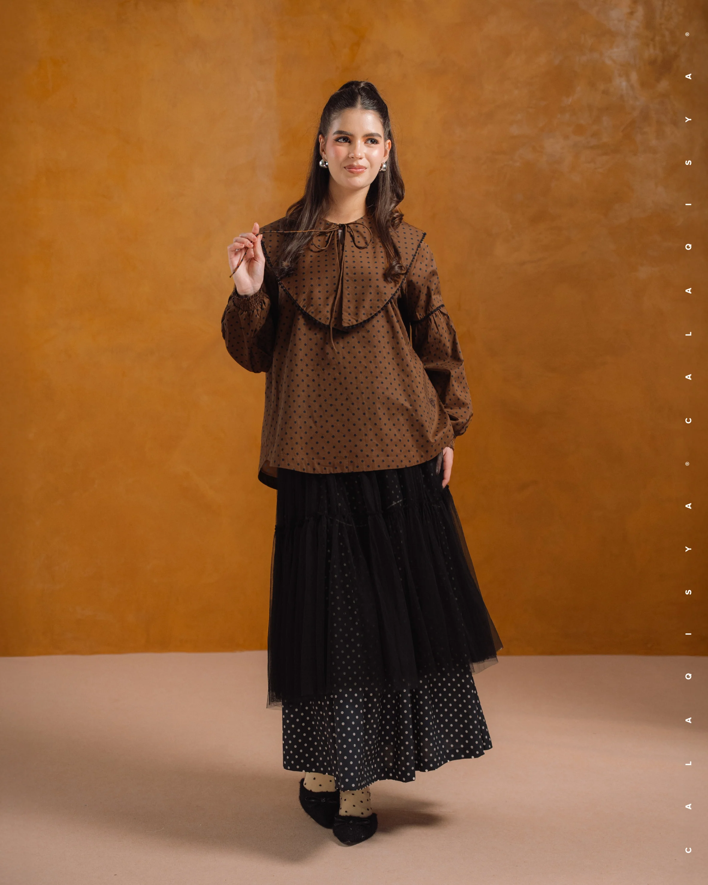 COLLAR POLKA TOP IN B03 - Image 3