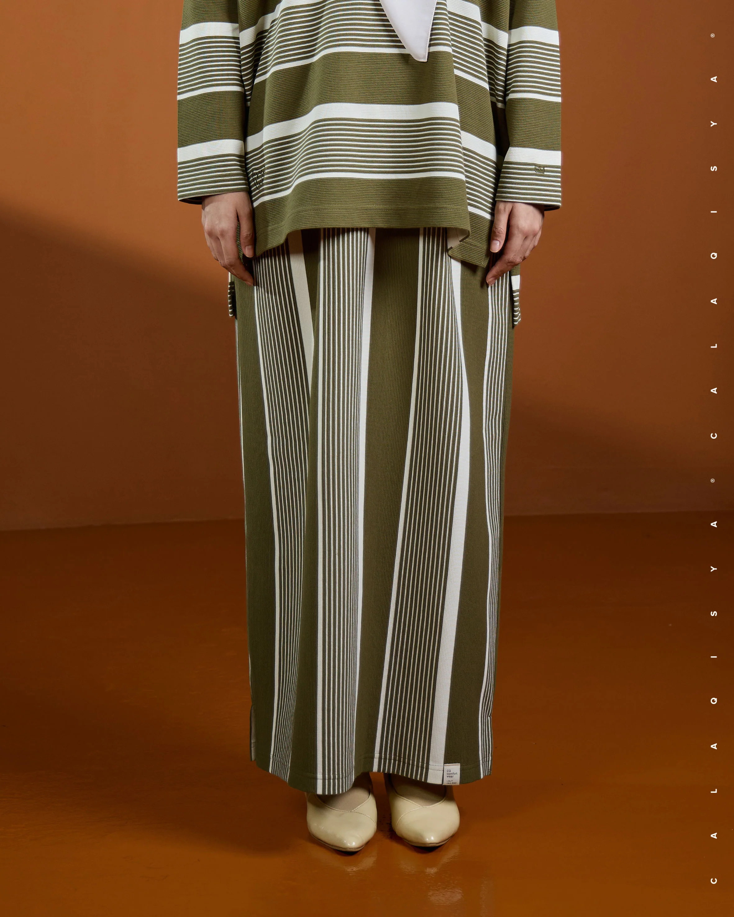 COMFORTWEAR CHEER : STRAIGHT SKIRT IN AVOCADO