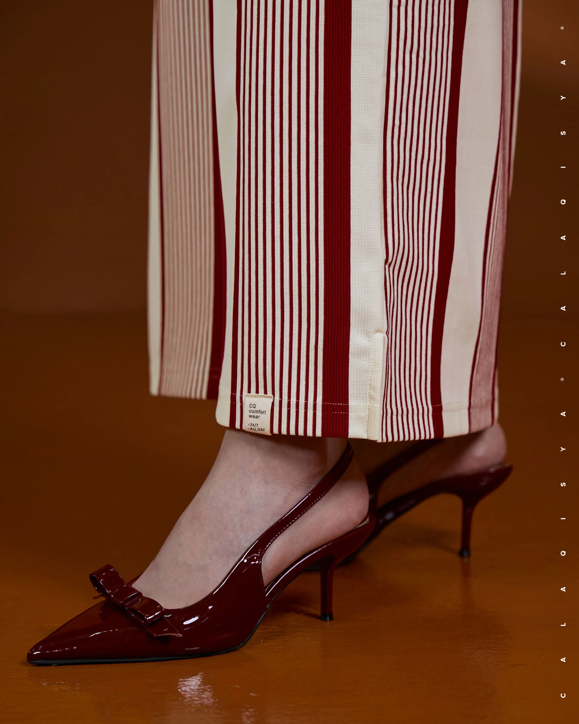 COMFORTWEAR CHEER : STRAIGHT SKIRT IN RHYTHMIC RED - Image 3