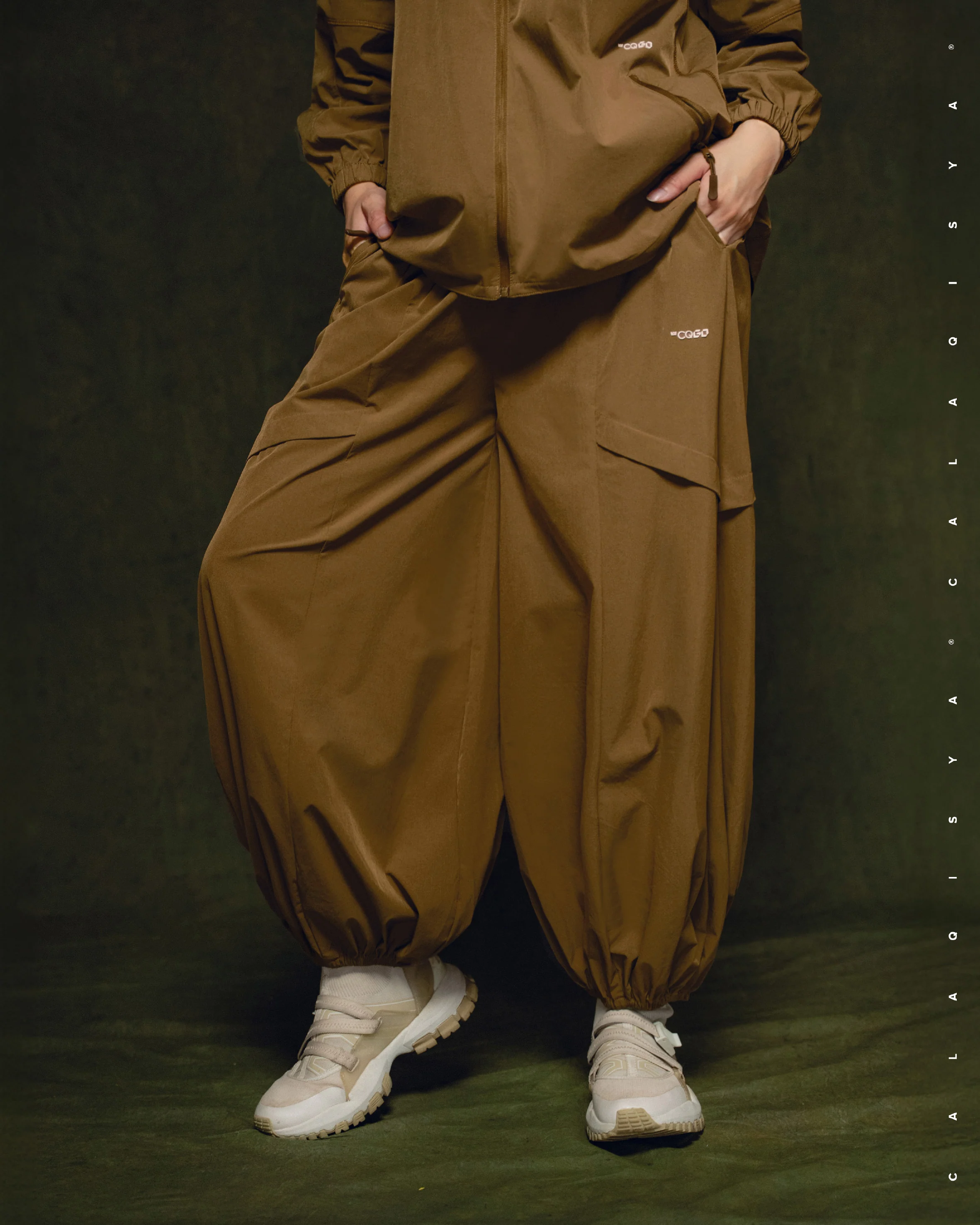 CQ GO : DEUCE PANTS 2.0 IN BRONZE BROWN