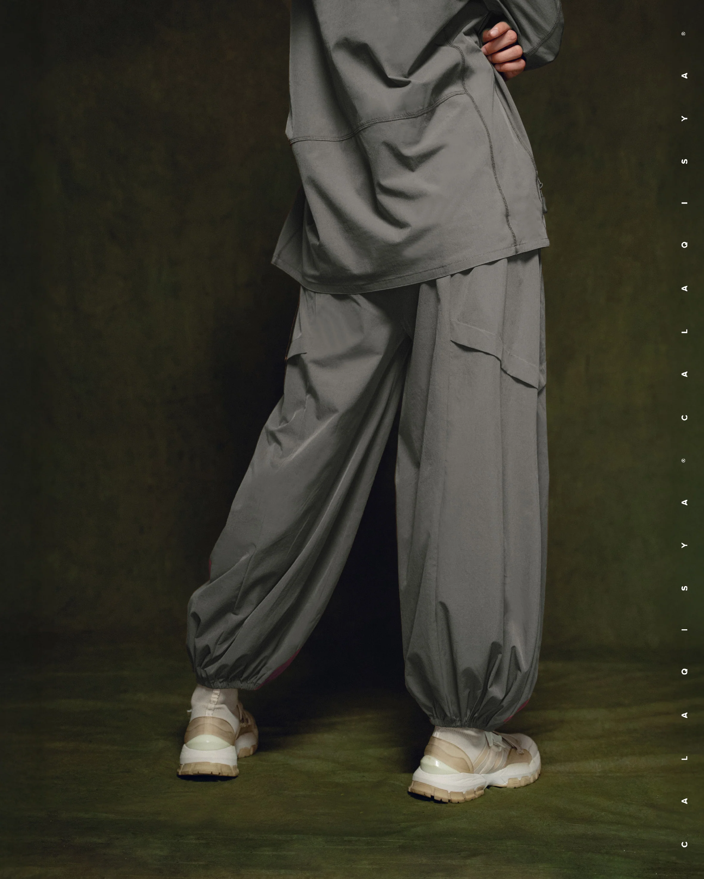 CQ GO : DEUCE PANTS 2.0 IN MOON MIST - Image 3