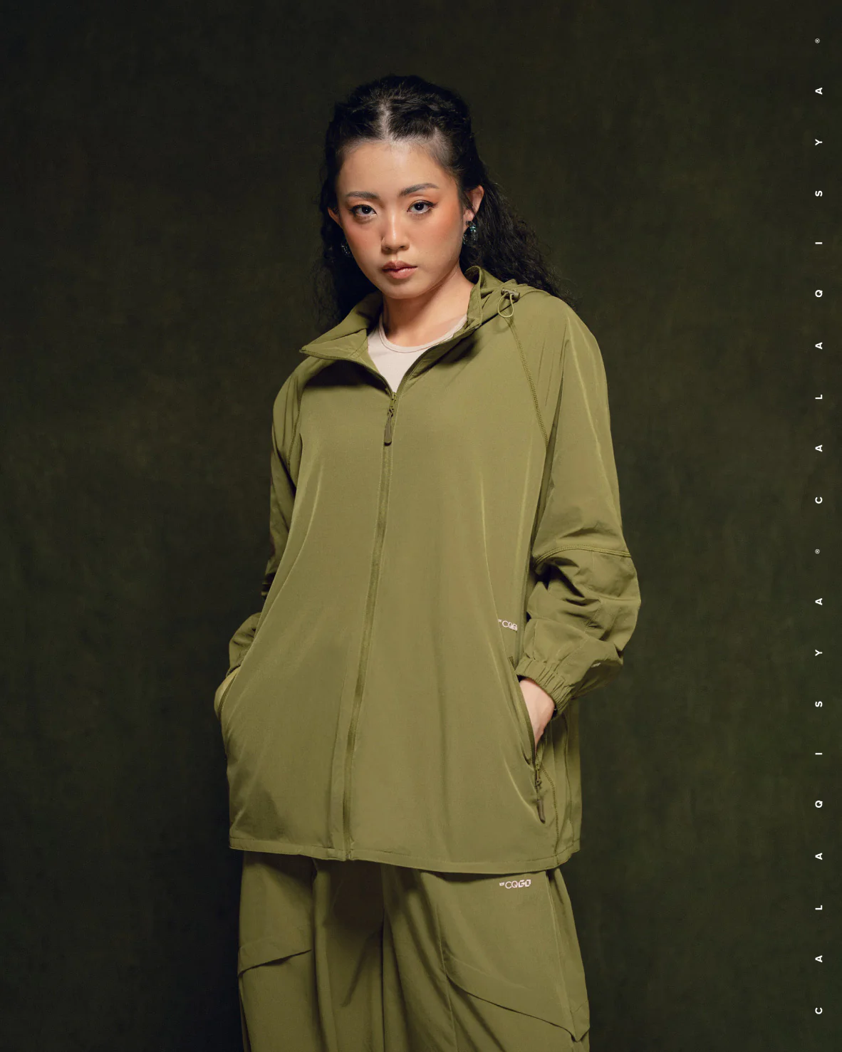 CQ GO : SHOOT WINDBREAKER IN GREEN MOSS