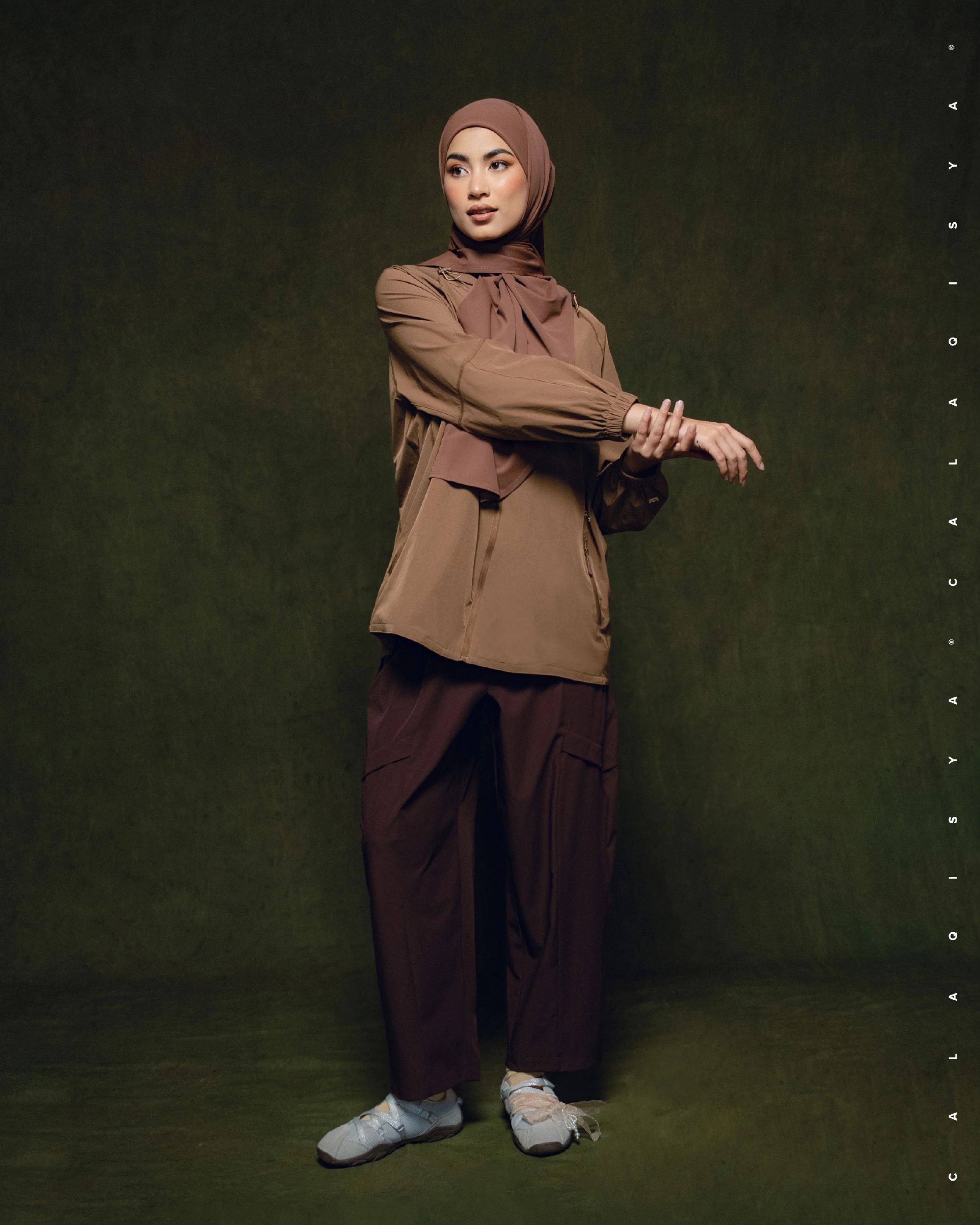 CQ GO WALK TAPERED PANTS IN FUDGE - Image 2