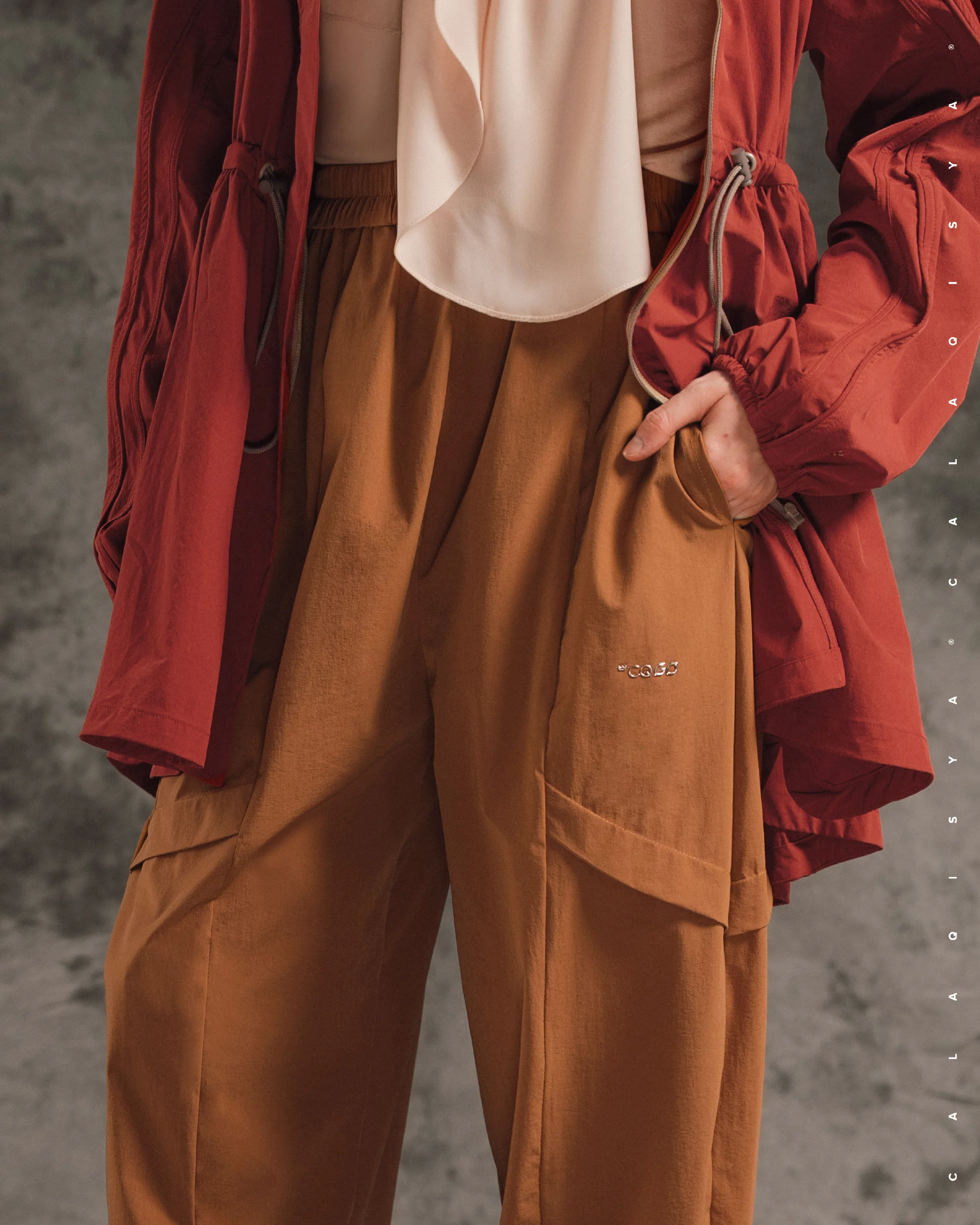 CQ GO : WALK TAPERED PANTS IN MOCHA BISQUE - Image 2