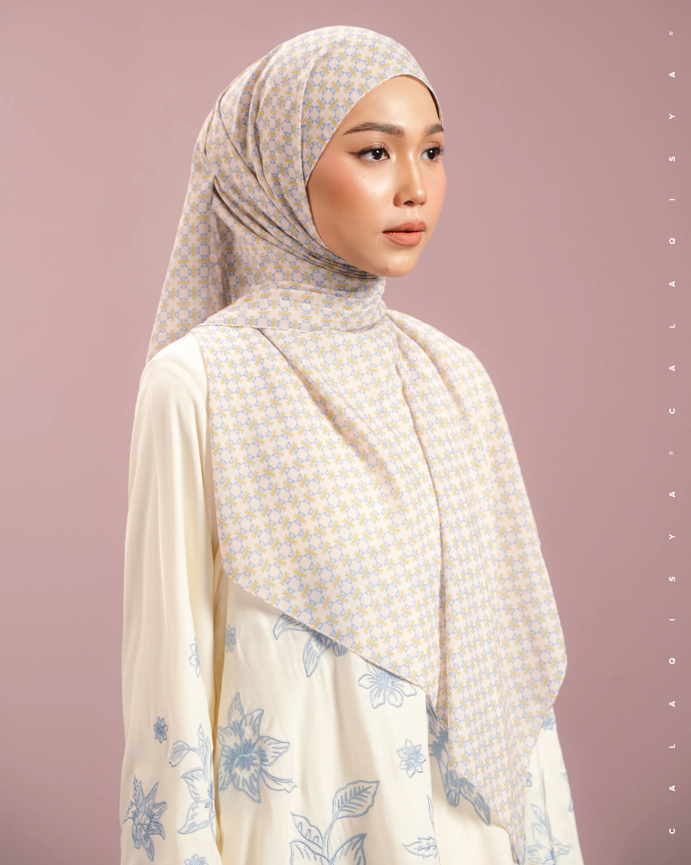 CQ MONOGRAM SHAWL IN VANILLA CREAM