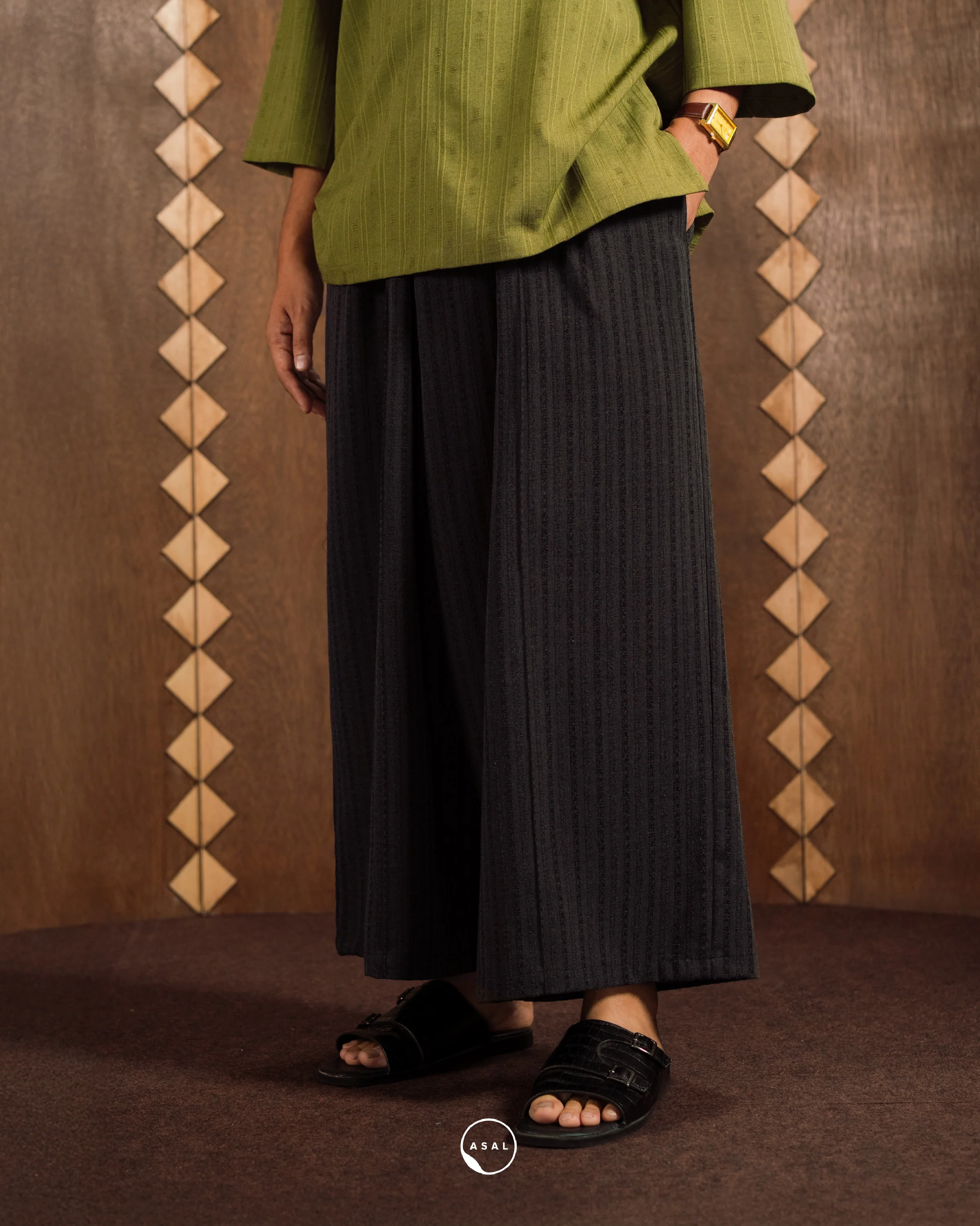 BAKTI PANTS IN BLACK