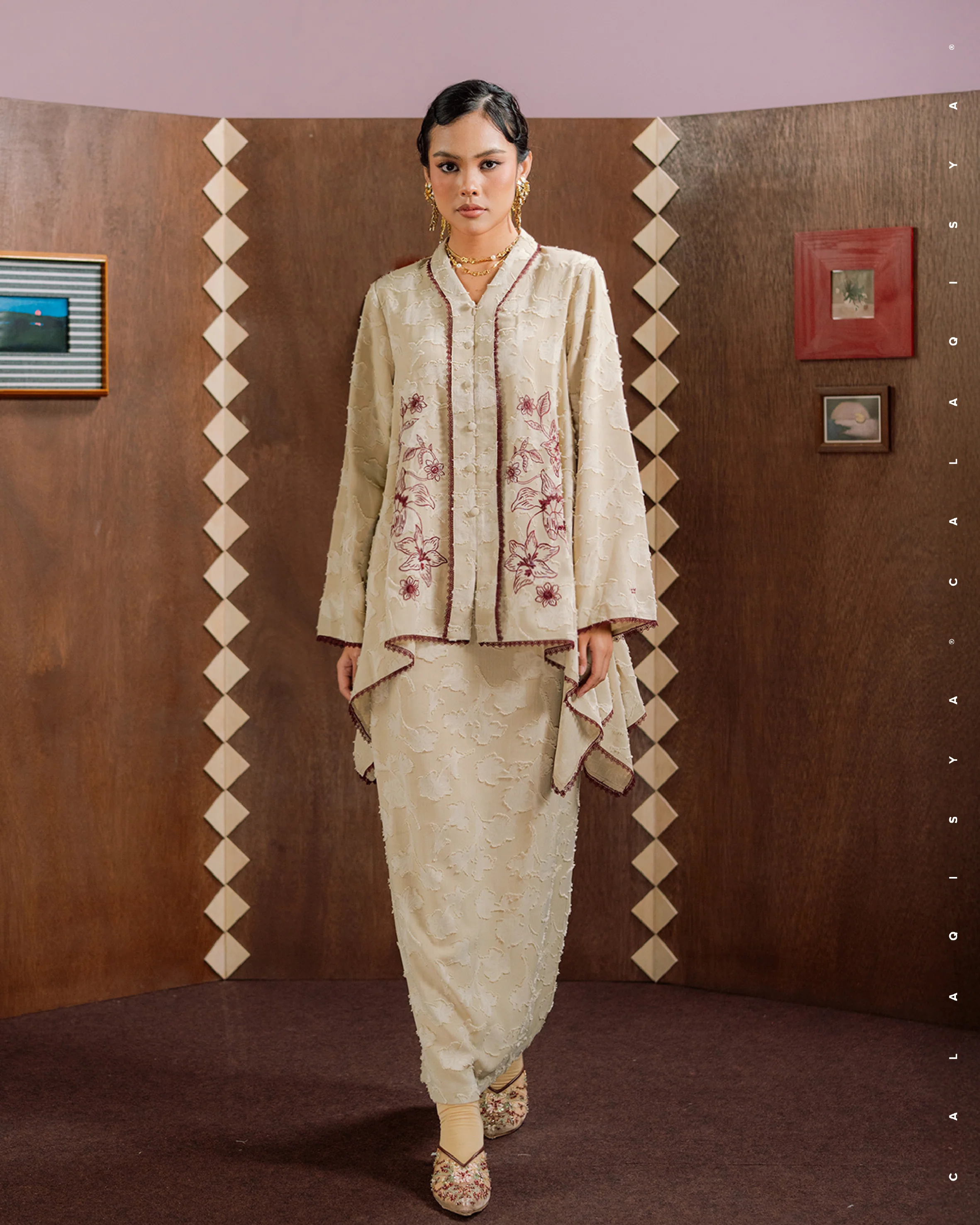 DIAN IN BEIGE