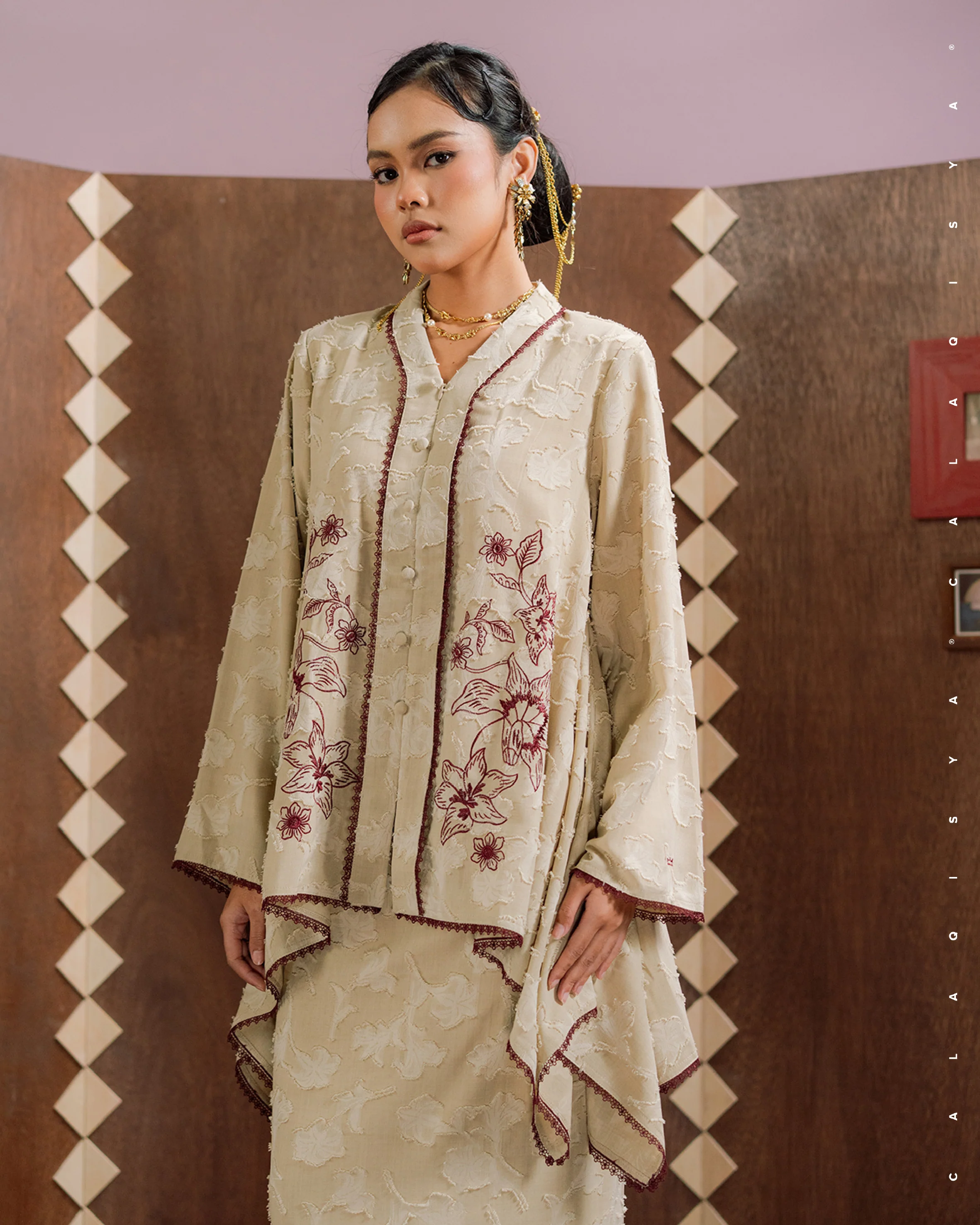 DIAN IN BEIGE - Image 2