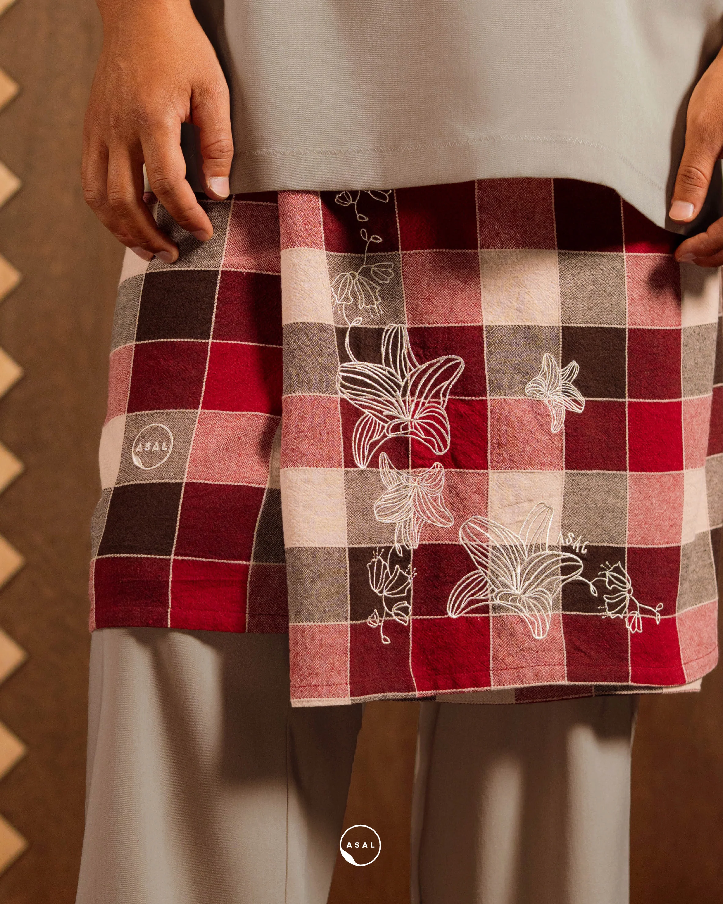 GILANG CHECKERED (SAMPING) IN BEET RED