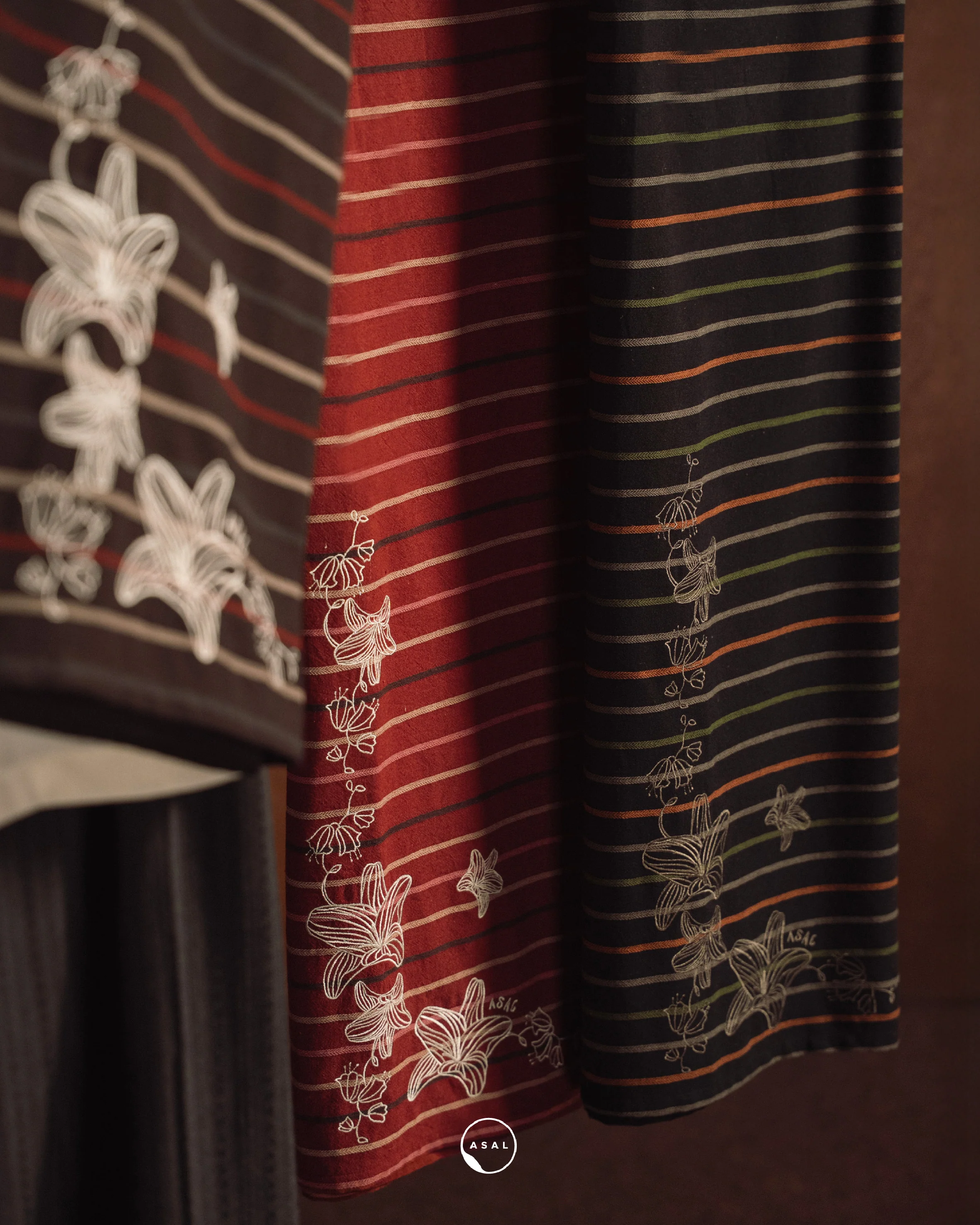 GILANG STRIPE (SAMPING) IN BLACK - Image 4