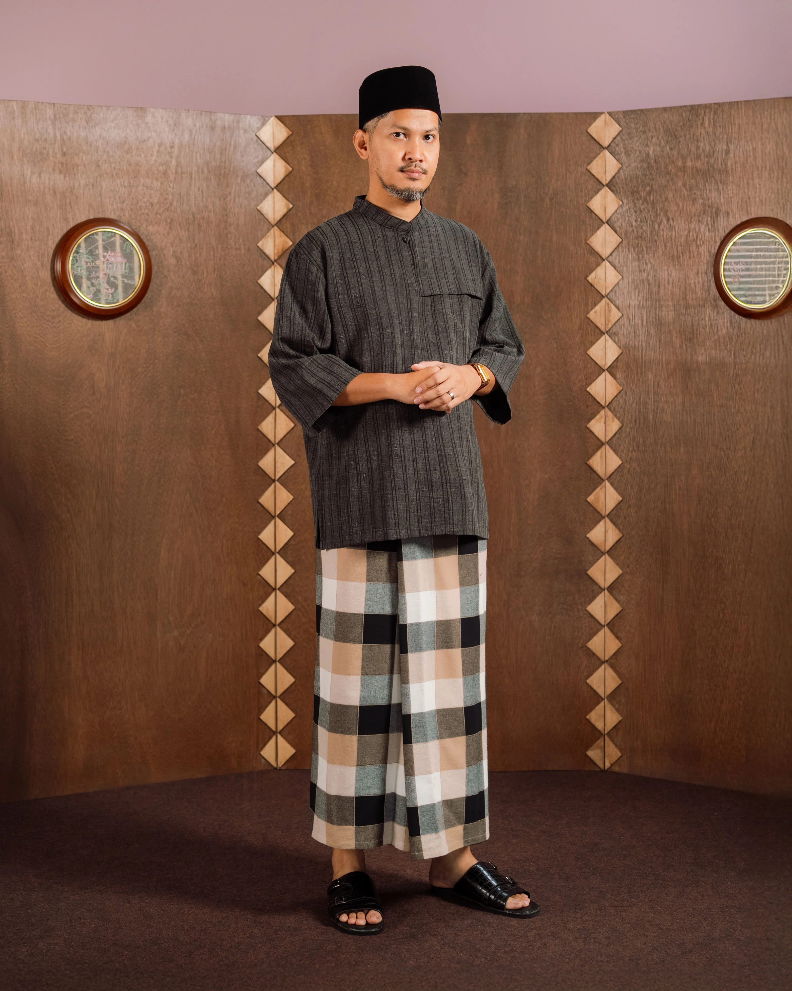 JAYA CHECKERED (KAIN PELIKAT) IN AMBERLIGHT - Image 3