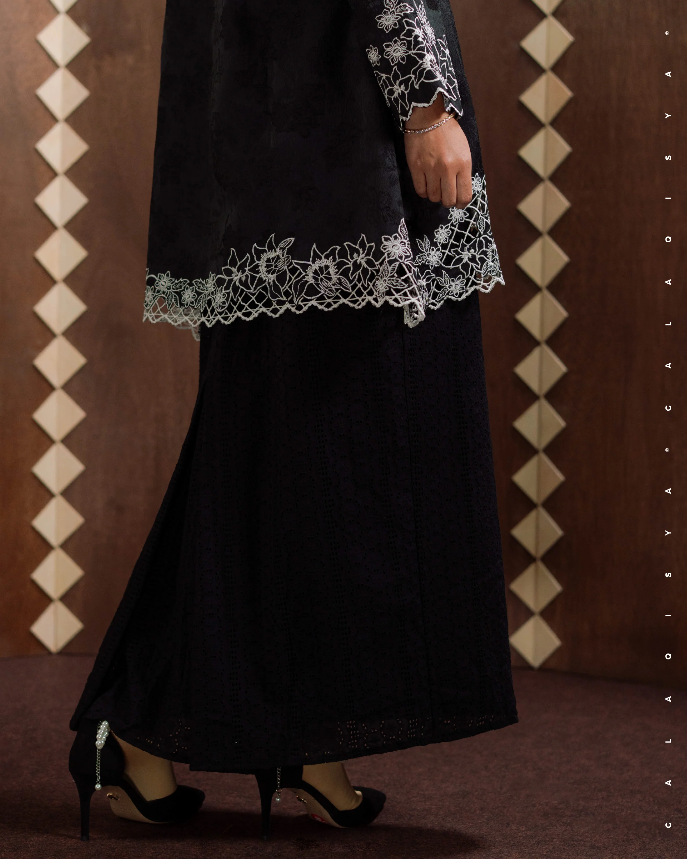 SUKMA IN BLACK - Image 4