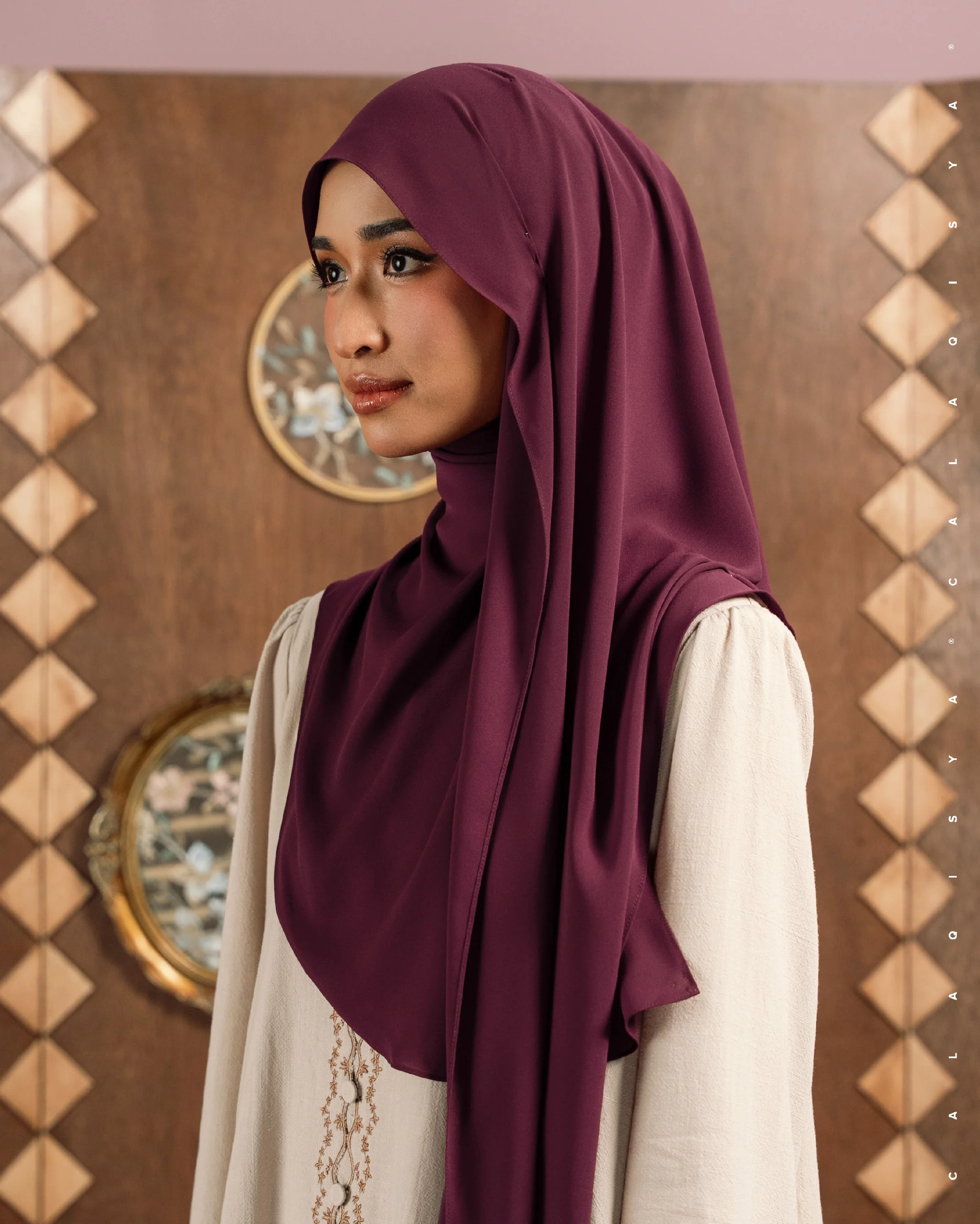 DANIAH CURVE UNDERCHIN IN PLUM CASPIA
