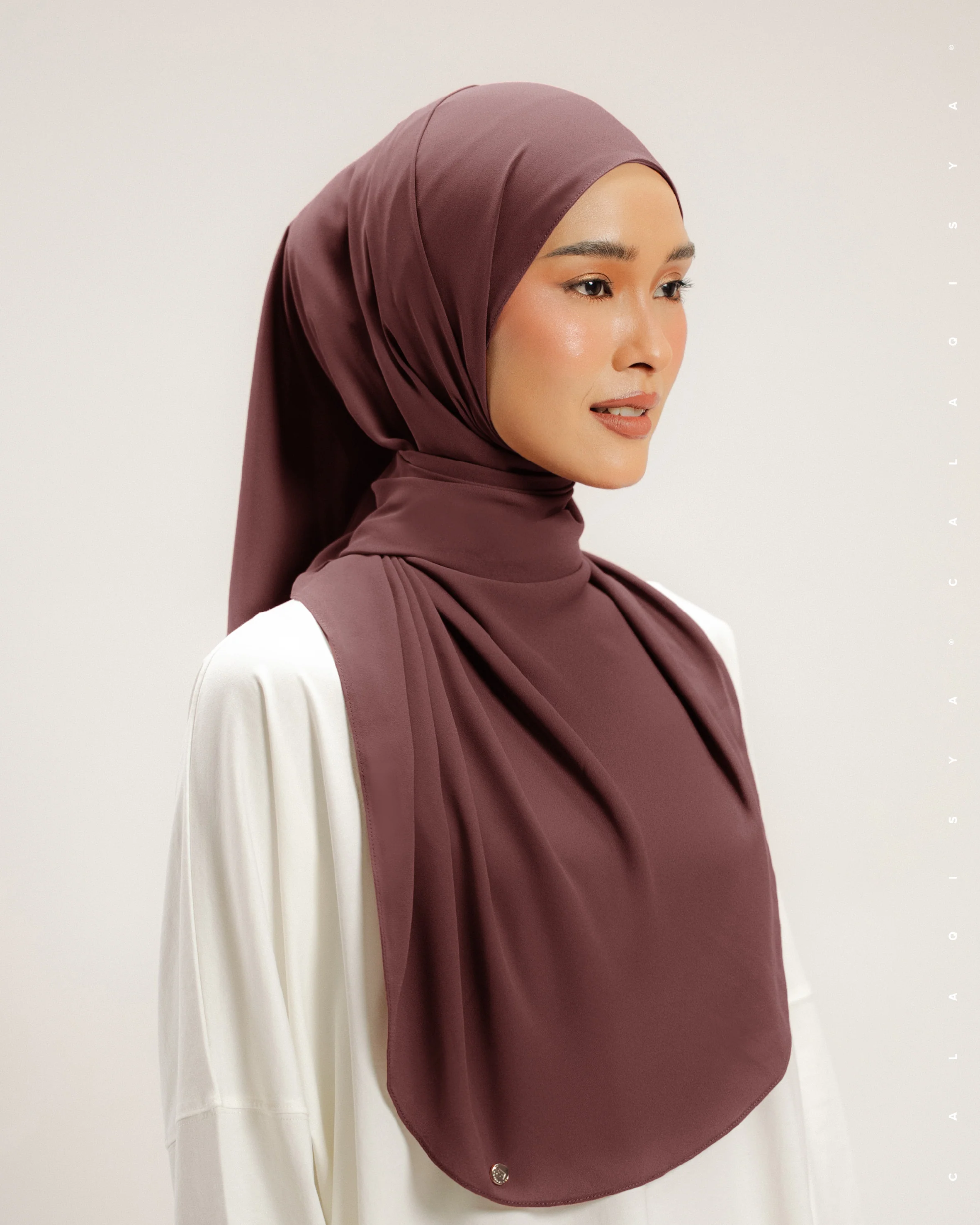DANIAH SHAWL 2.0 IN BITTER CHOCOLATE