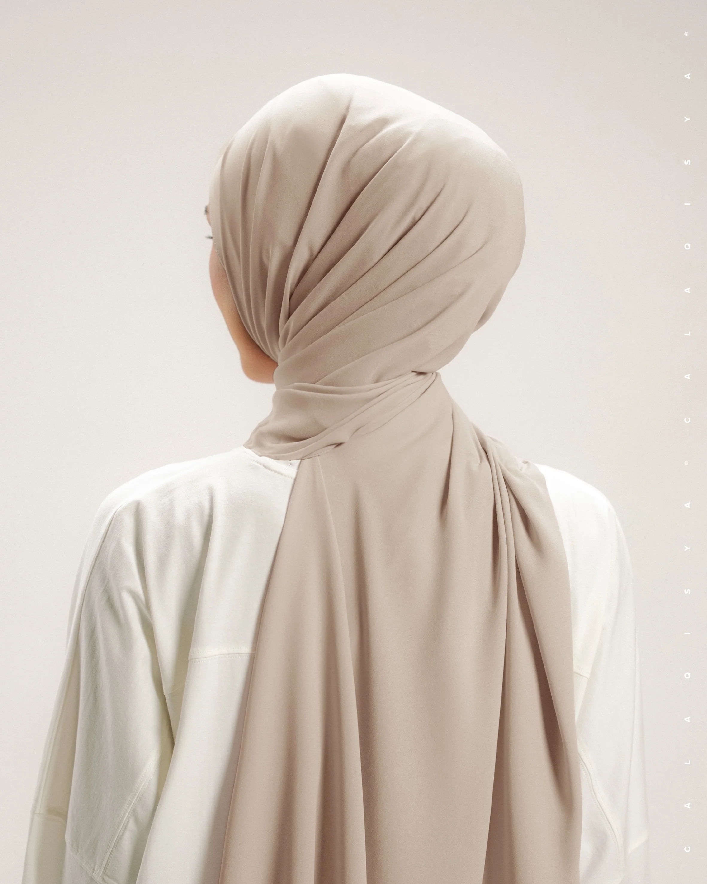 DANIAH SHAWL 2.0 IN CRYSTAL GREY - Image 2