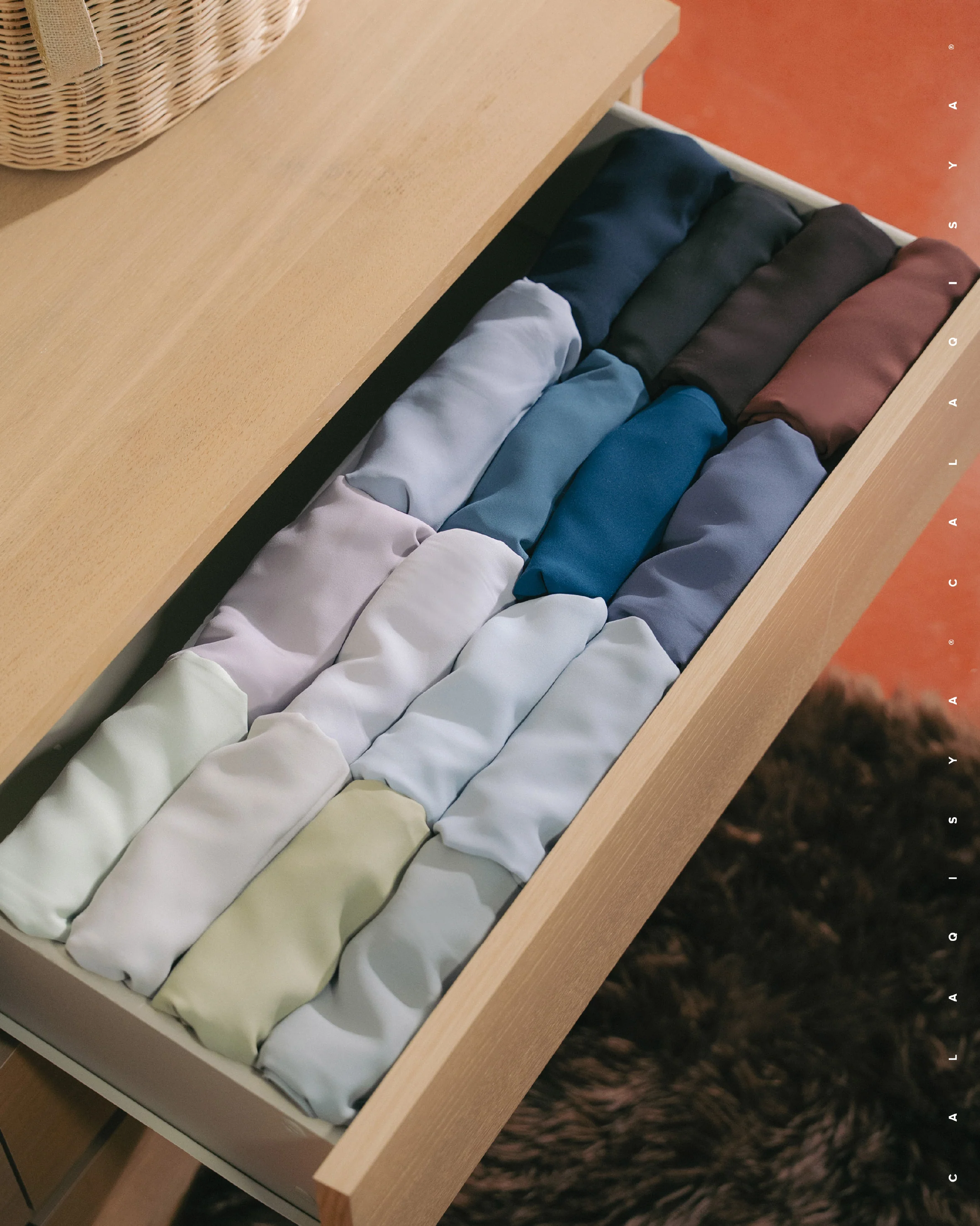 DANIAH SHAWL 2.0 IN BLUE BLACK - Image 3