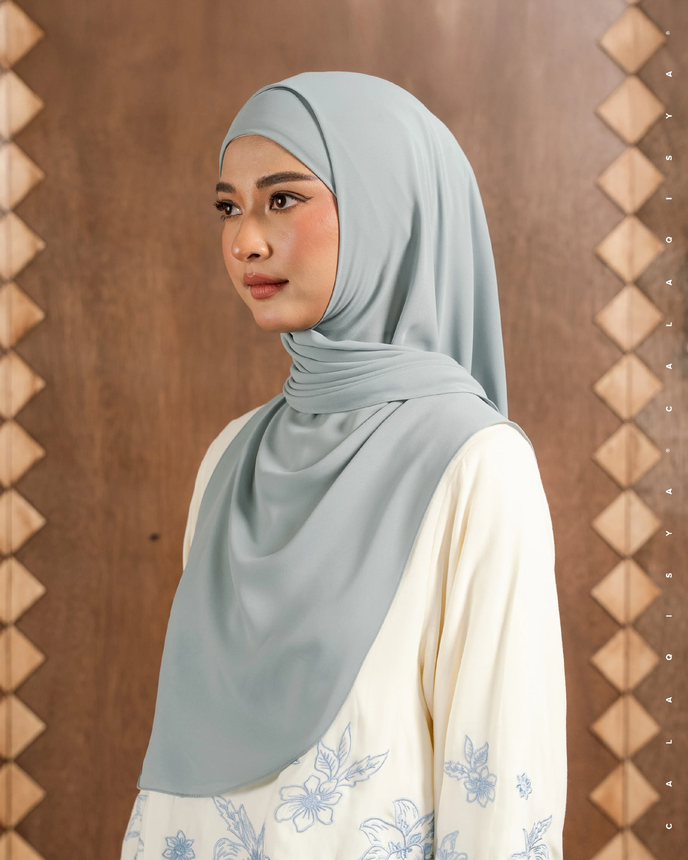 DANIAH TIE BACK UNDERCHIN IN BELGIAN BLOCK