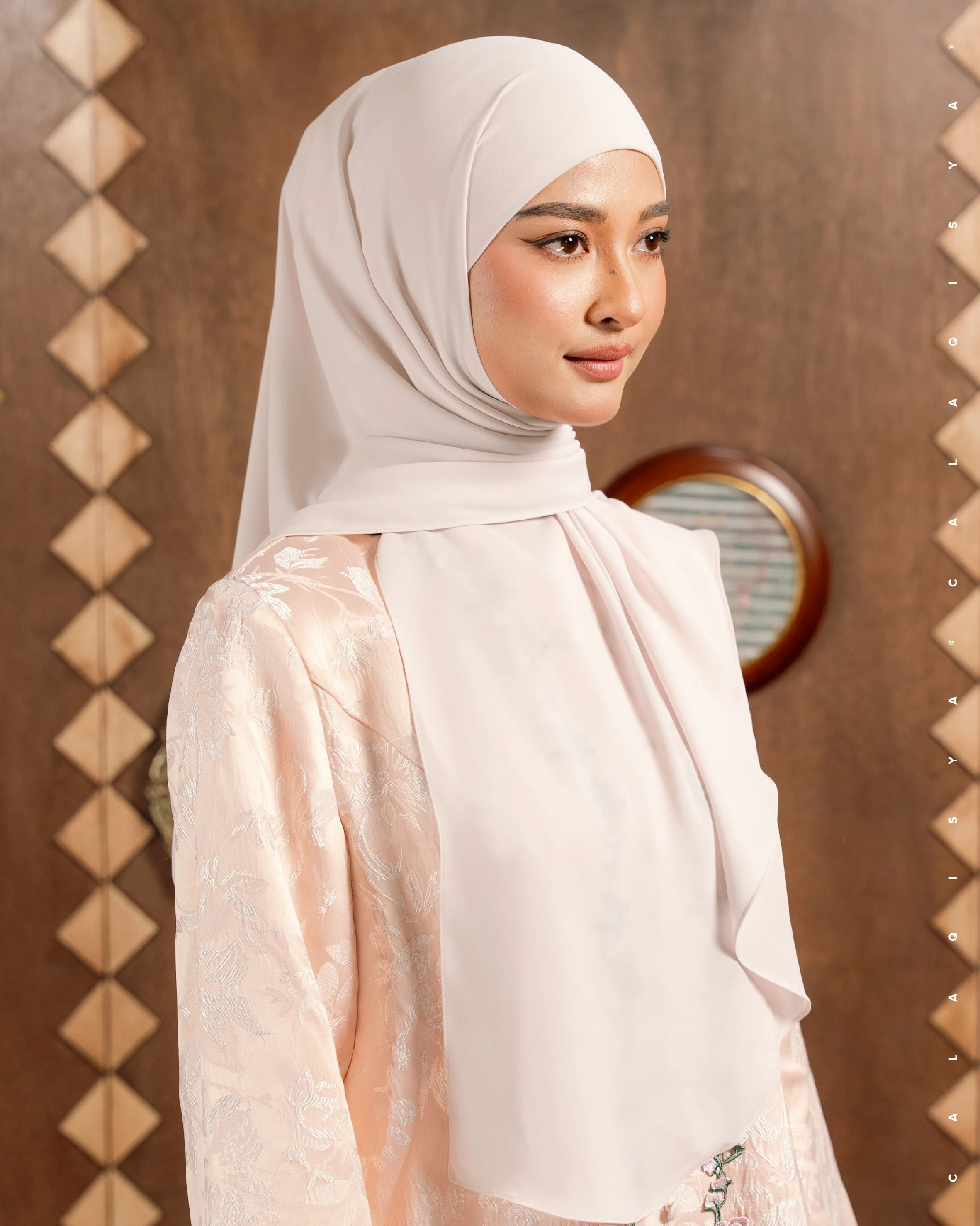DANIAH TIE BACK UNDERCHIN IN BRIDAL BLUSH
