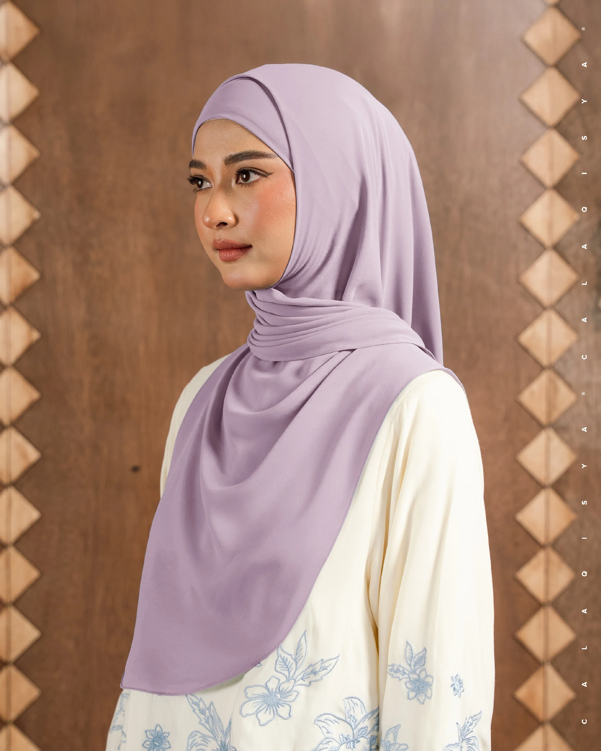 DANIAH TIE BACK UNDERCHIN IN FRAGRANT LILAC