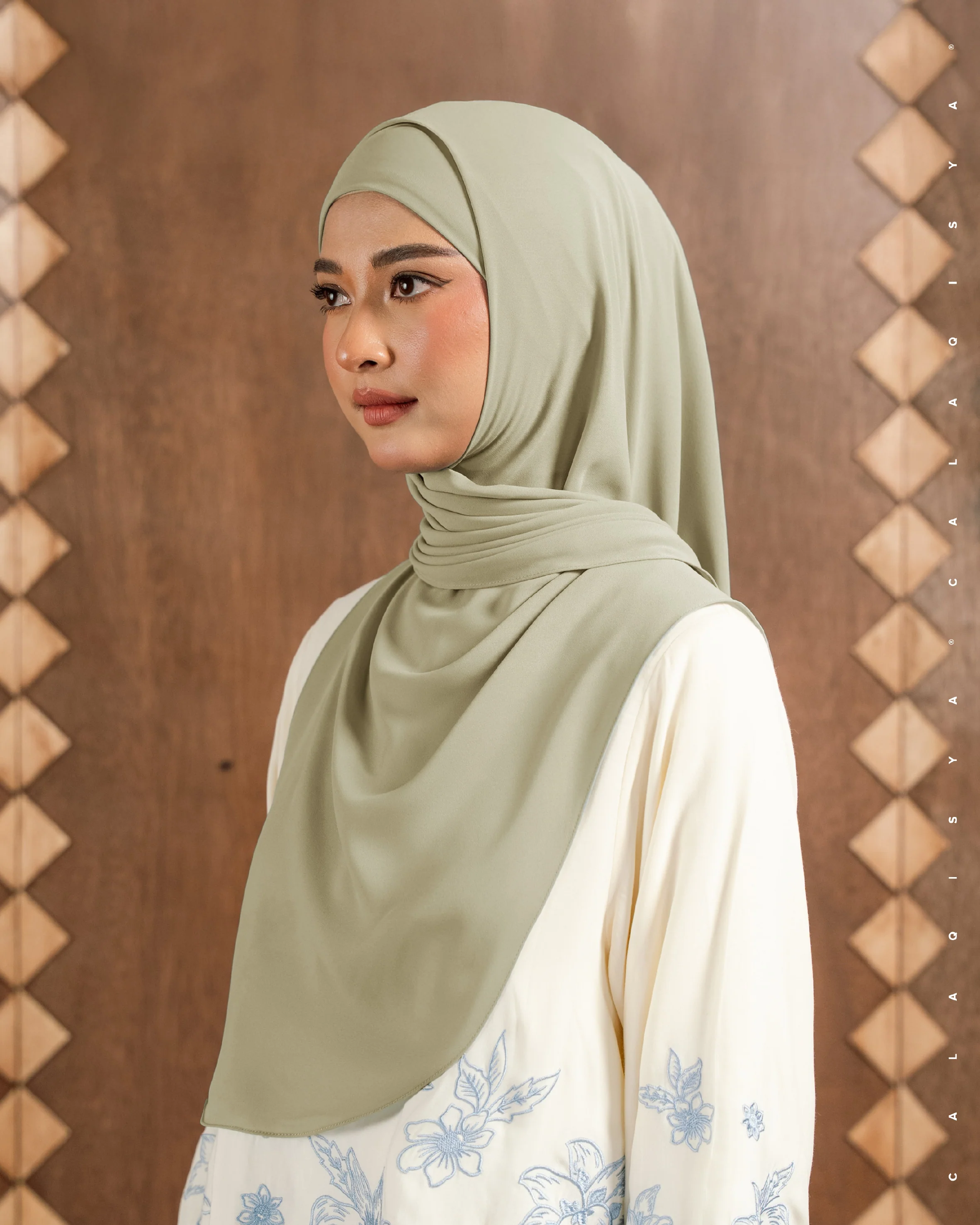 DANIAH TIE BACK UNDERCHIN IN SLATE GREEN