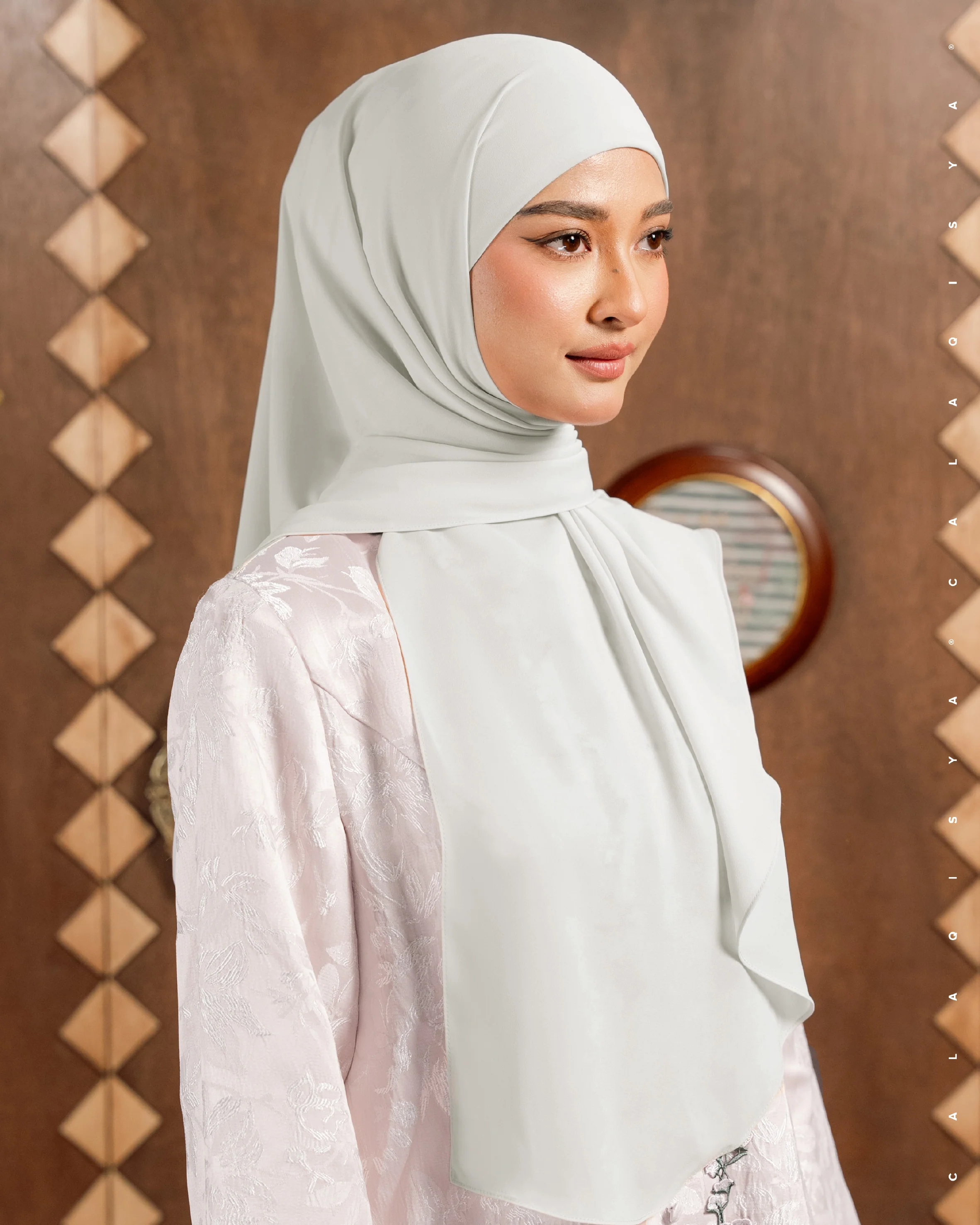 DANIAH TIE BACK UNDERCHIN IN VAPOROUS GREY