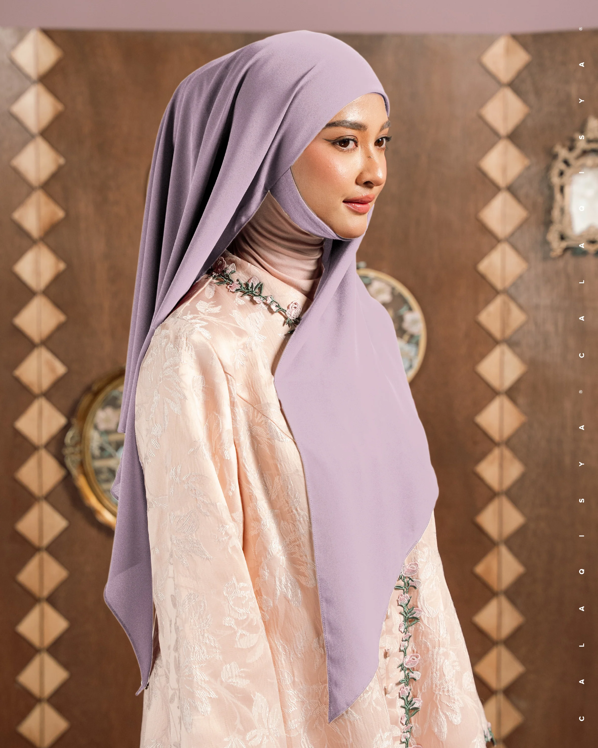 DANIAH TIE BACK UNDERCHIN (TRIANGLE) IN FRAGRANT LILAC