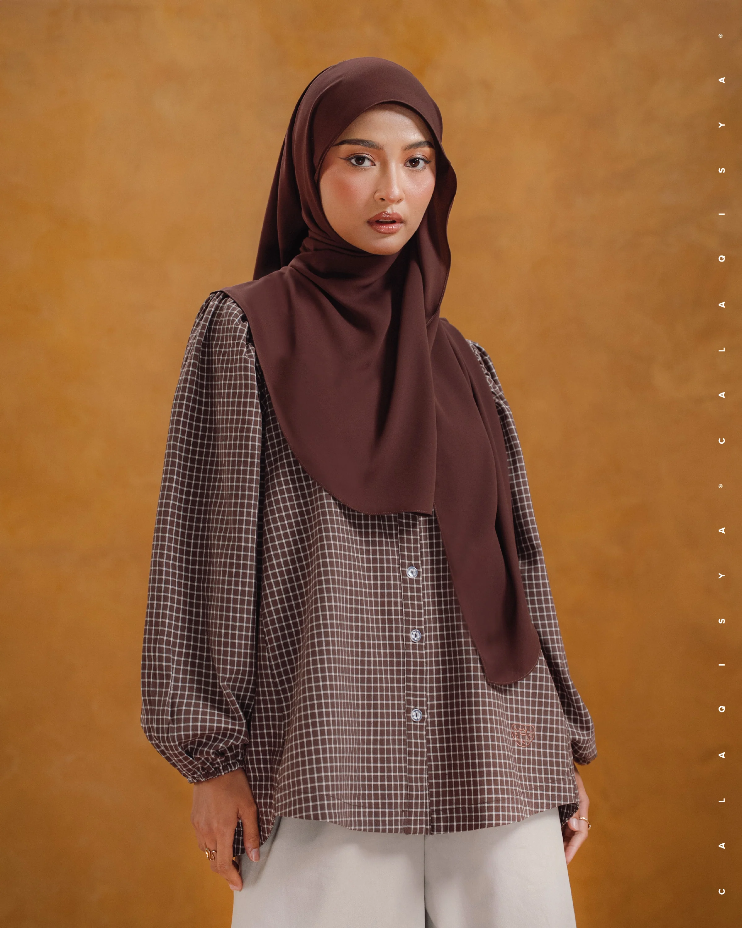 DARLA CHECKERED TOP IN FUDGE - Image 2
