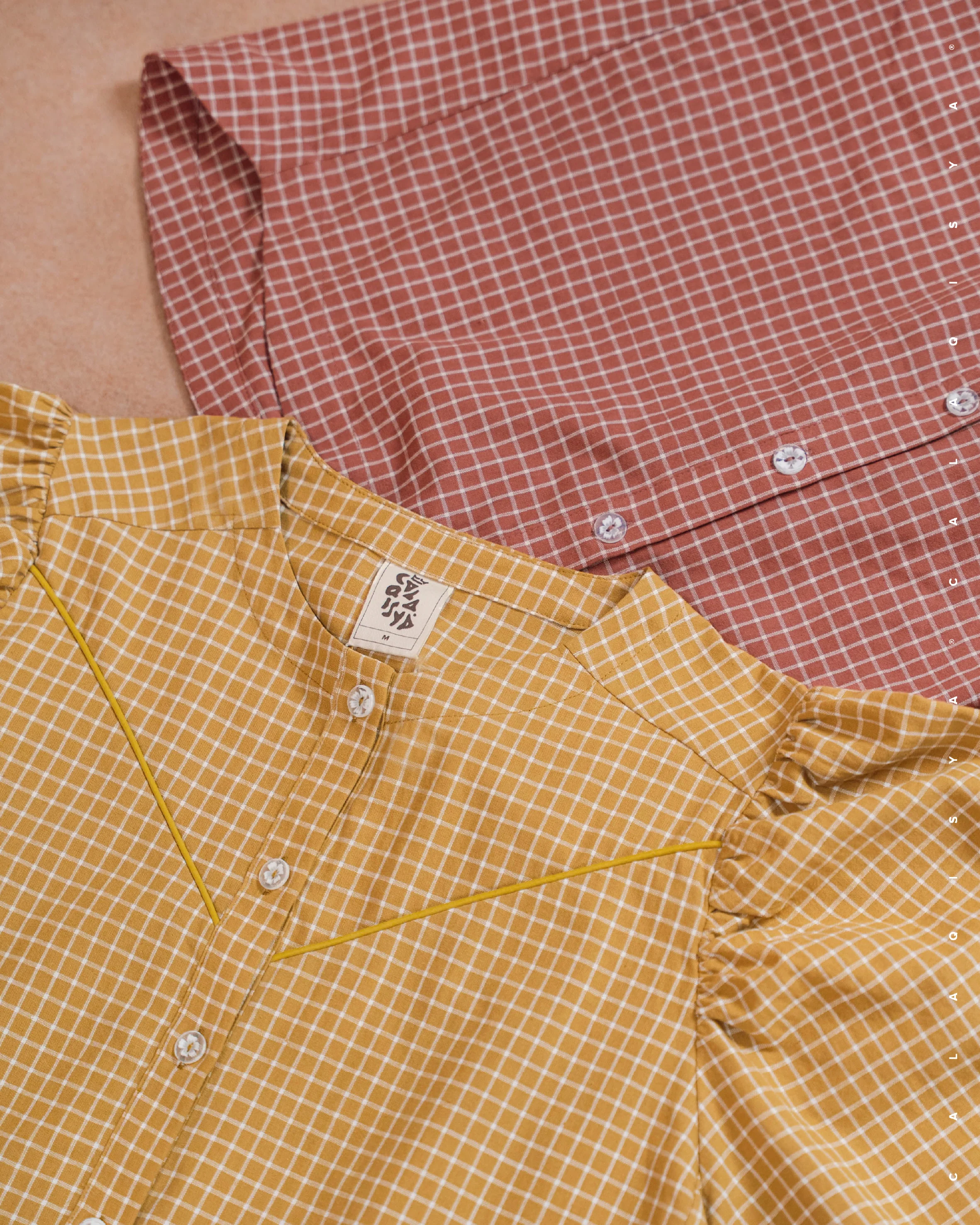 DARLA CHECKERED TOP IN FUDGE - Image 5