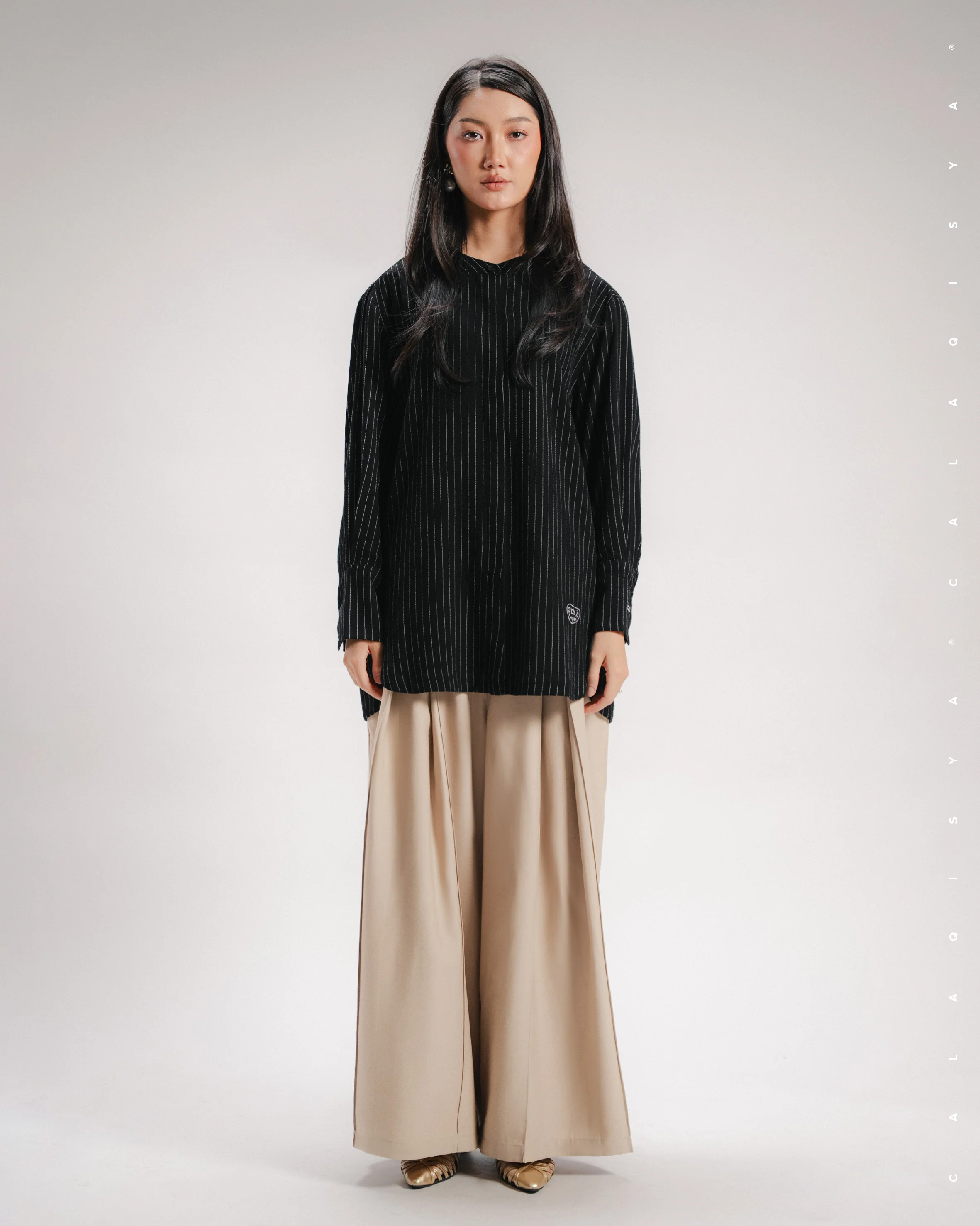 EVERYDAY STRIPE SHIRT IN BLACK - Image 2