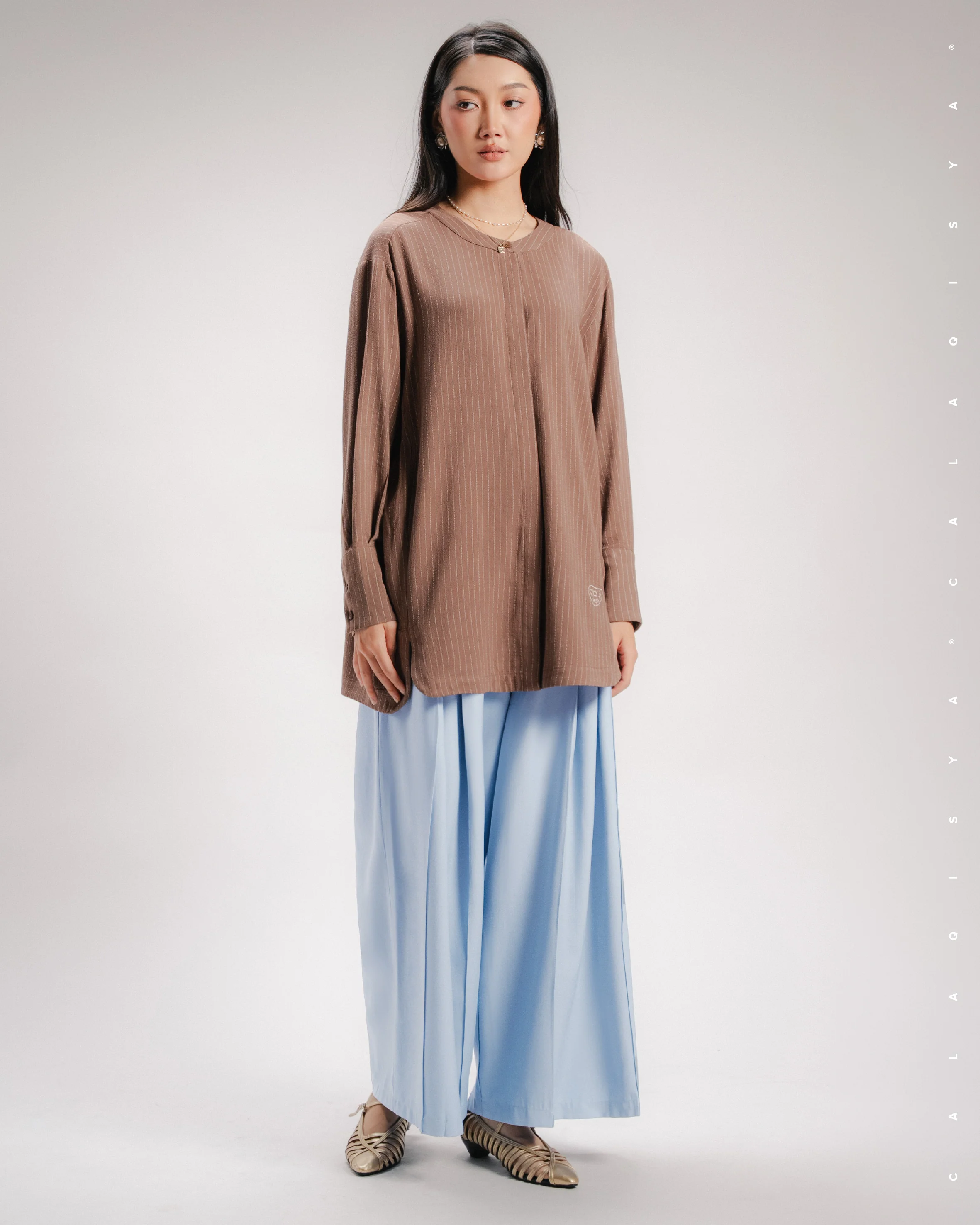EVERYDAY STRIPE SHIRT IN COCOA BROWN - Image 3