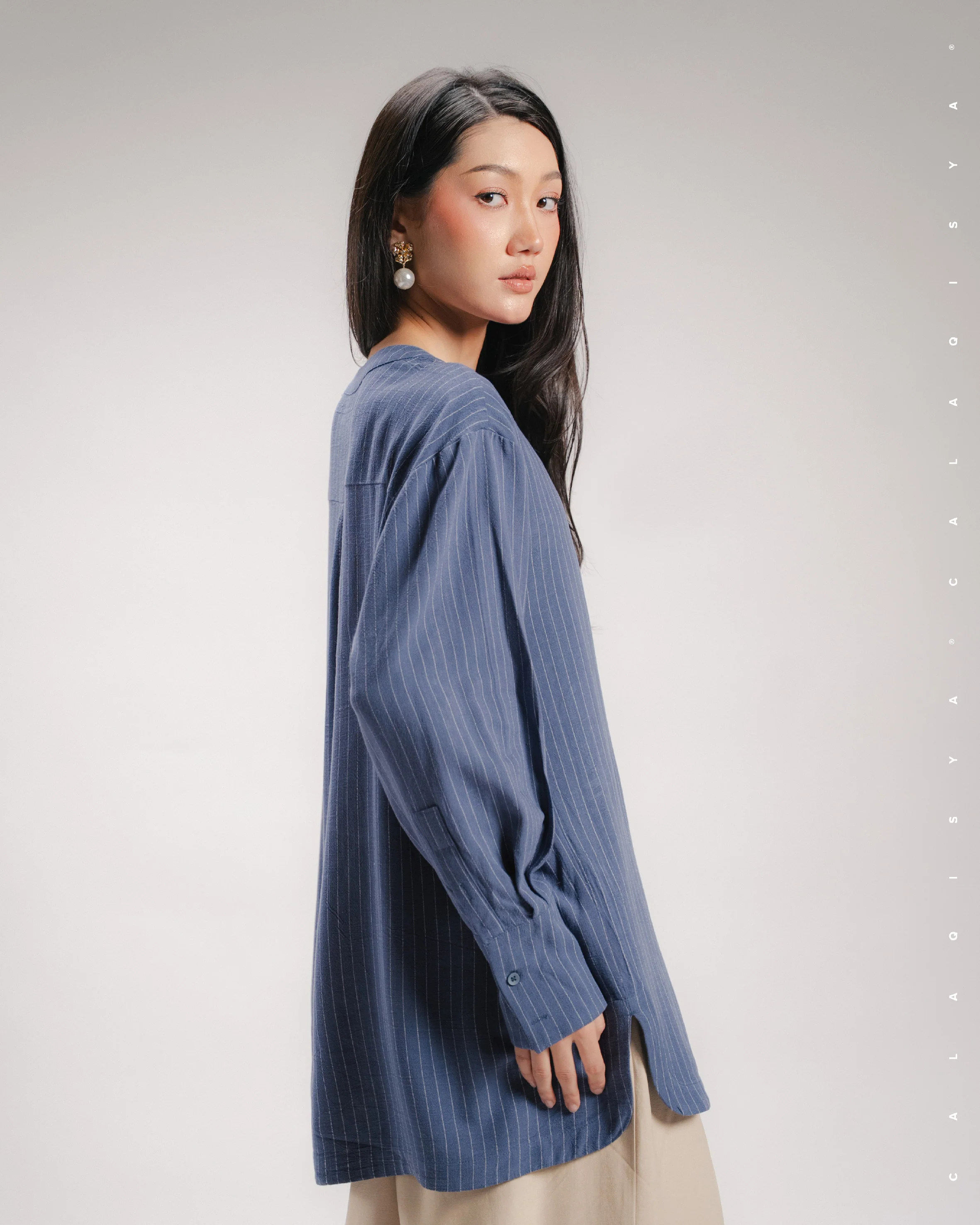 EVERYDAY STRIPE SHIRT IN SKIPPER BLUE - Image 3