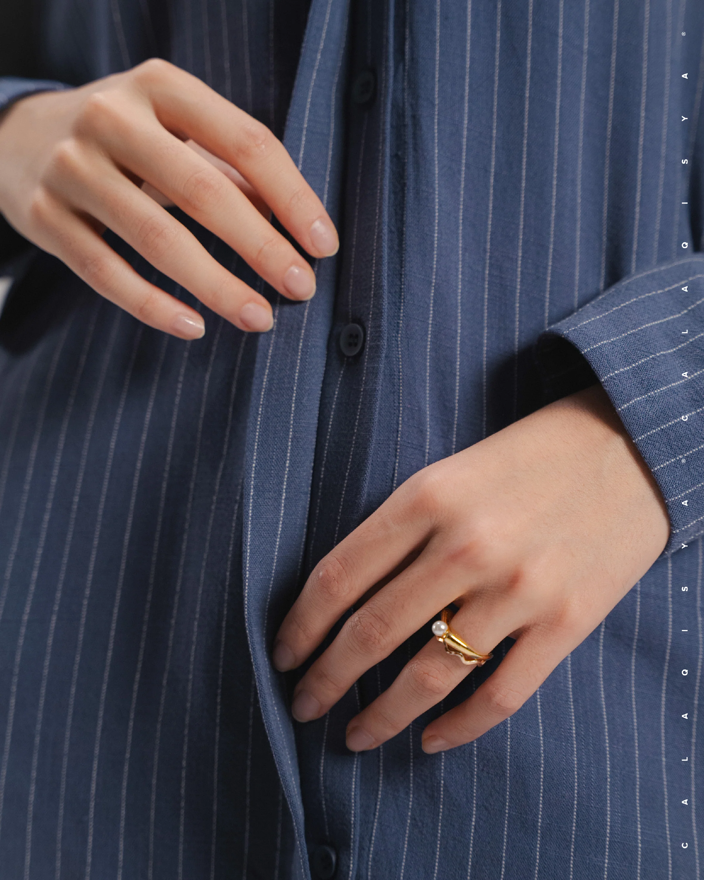 EVERYDAY STRIPE SHIRT IN SKIPPER BLUE - Image 4