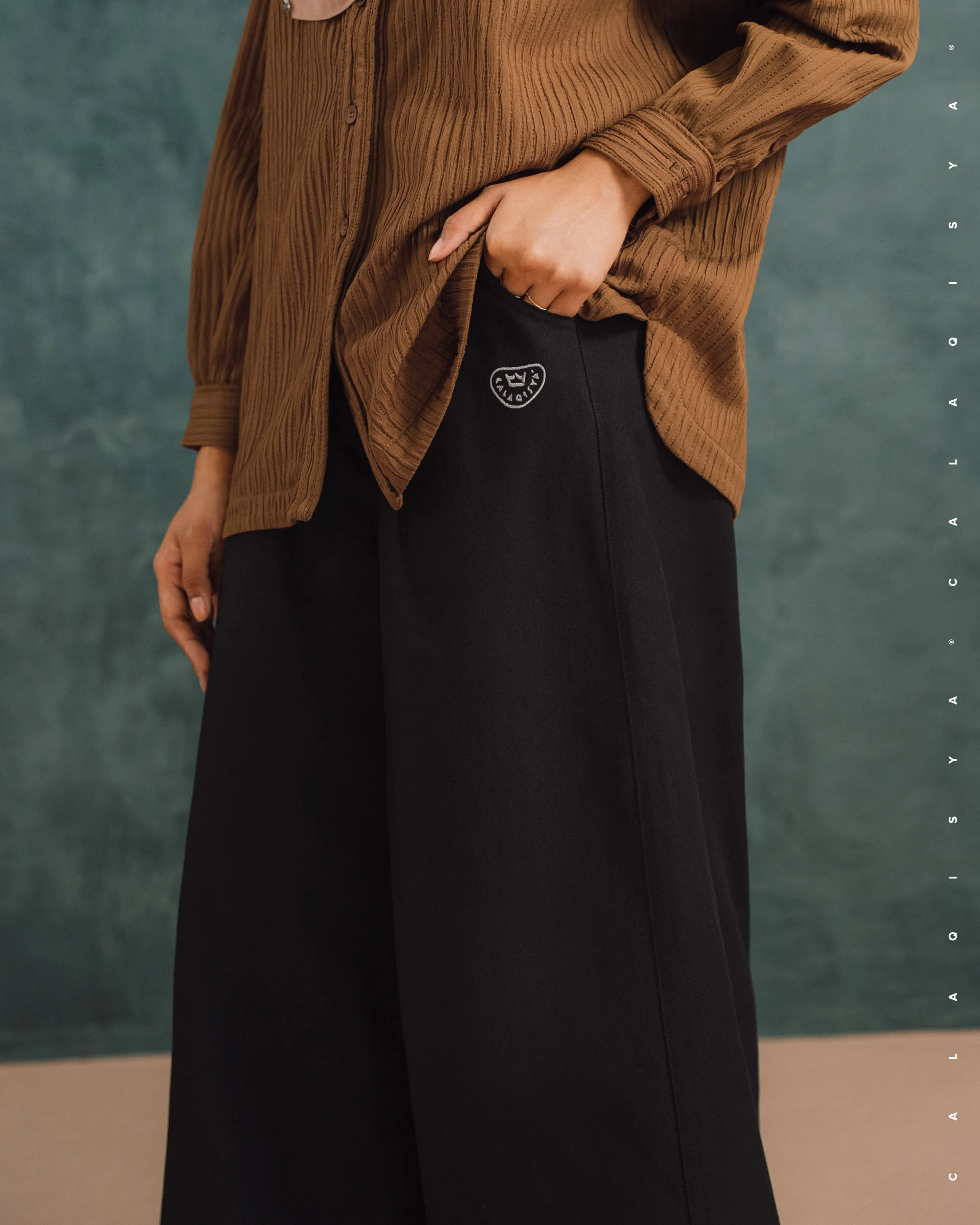 FLO PANTS IN BLACK - Image 3