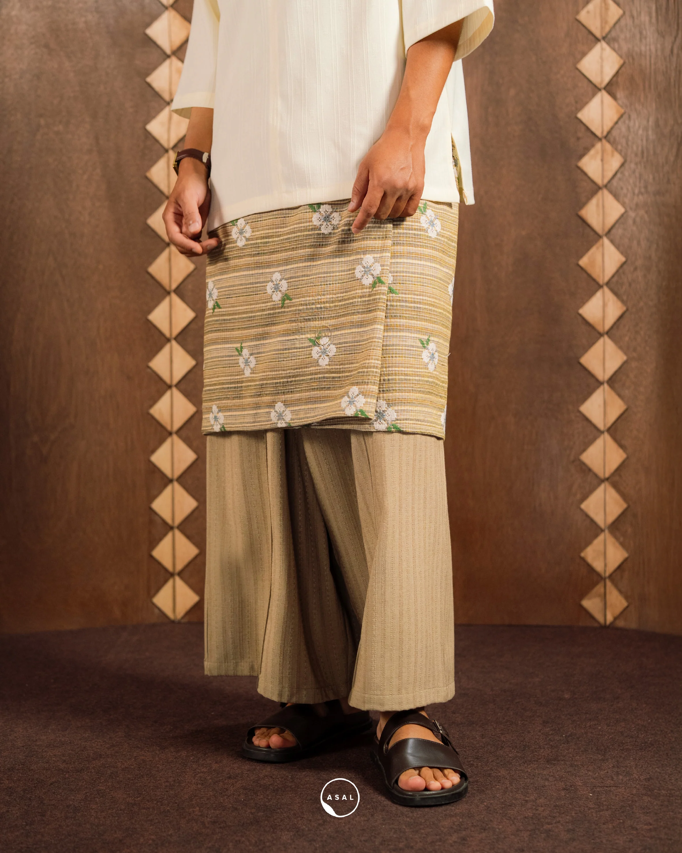 GILANG CROSS STITCH (SAMPING) IN BUTTERNUT - Image 3