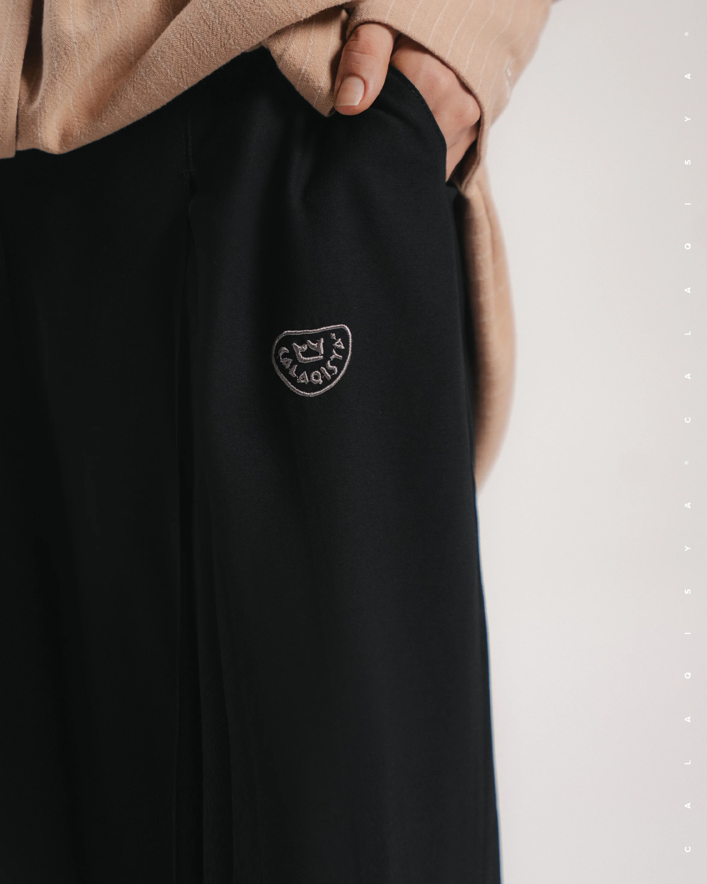 GROVE PANTS IN BLACK - Image 4