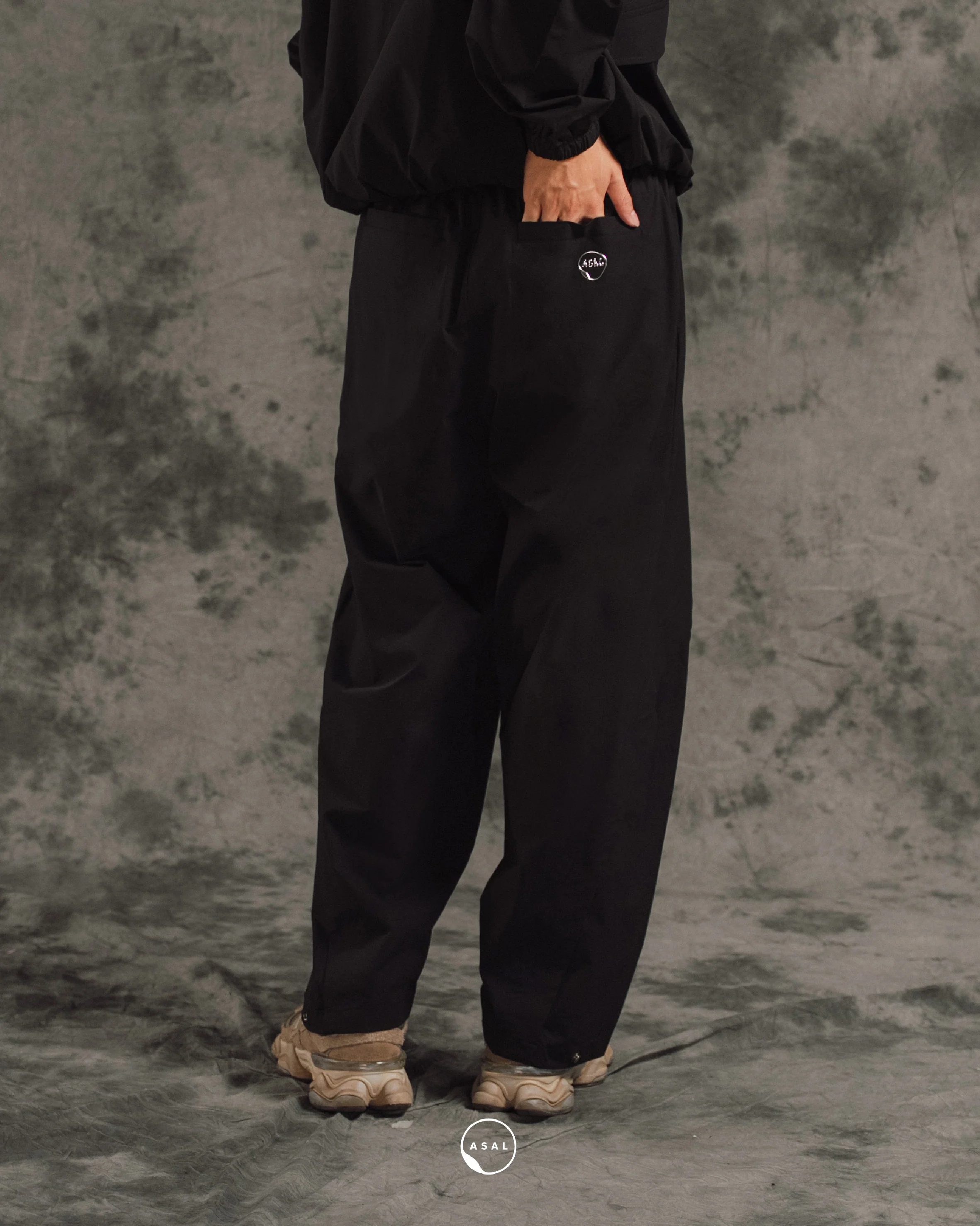 HORIZON PANTS IN BLACK - Image 3