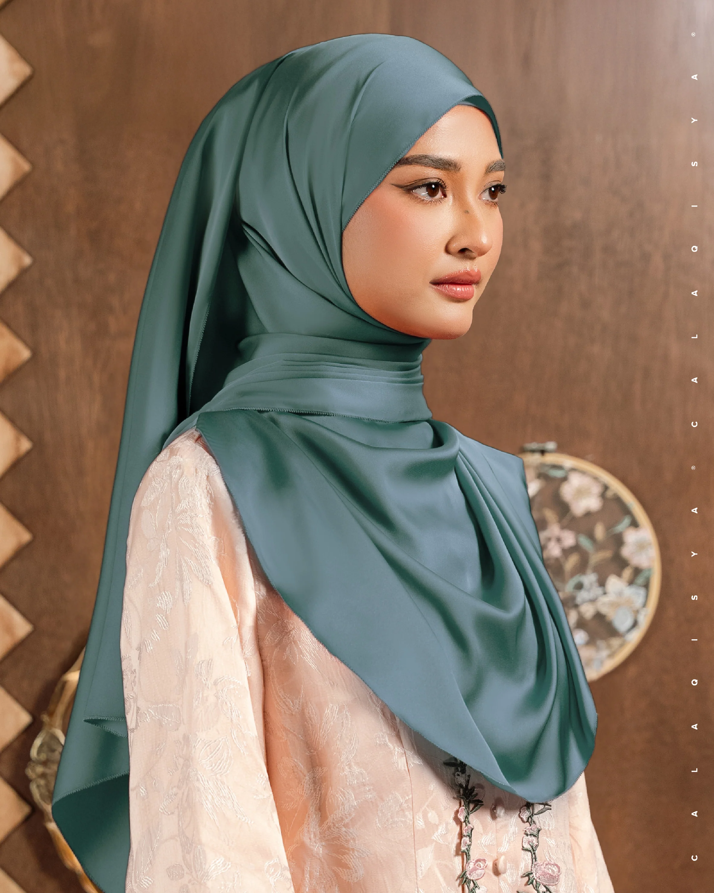 IOWA EYELASH SHAWL IN BERYL GREEN