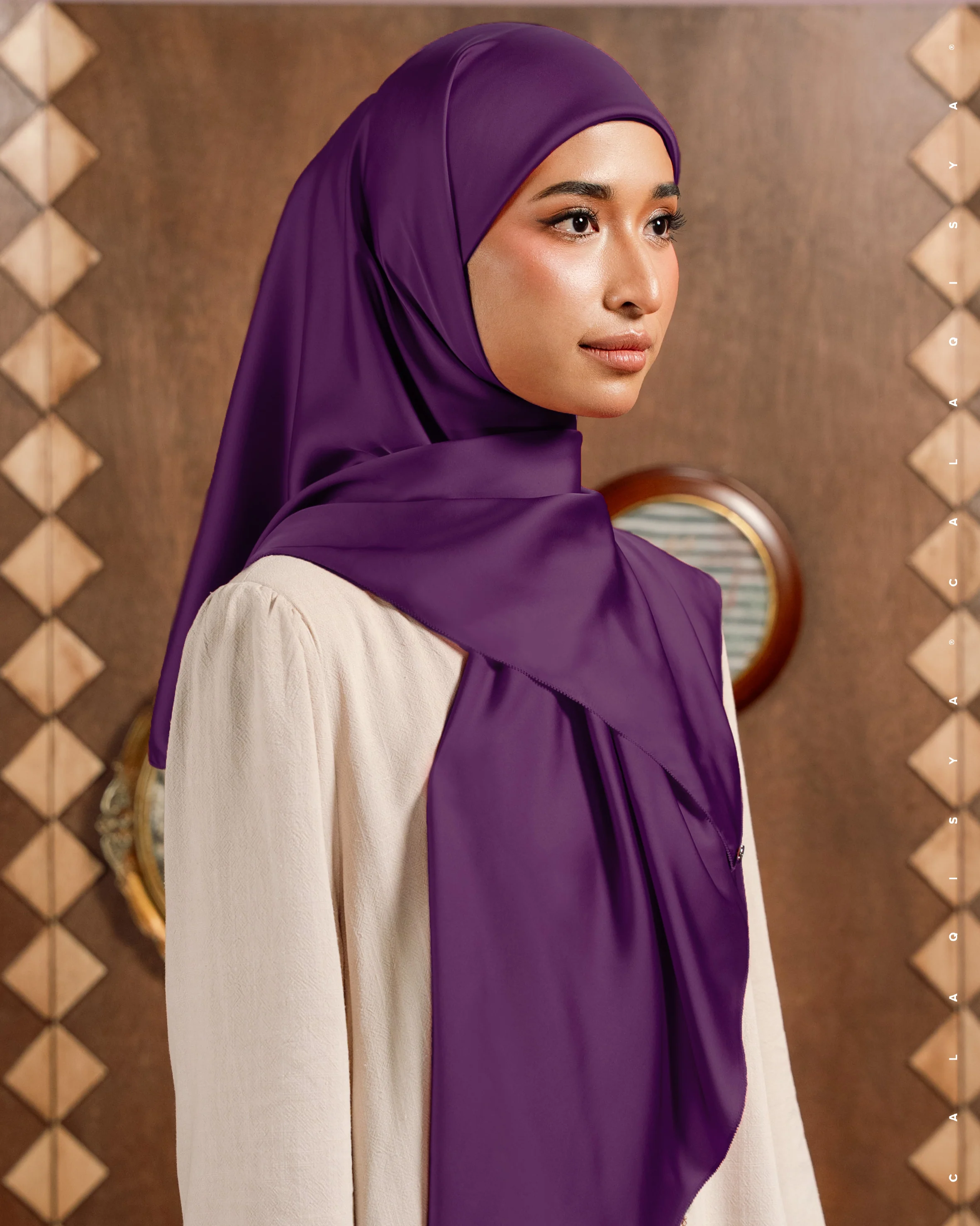 IOWA EYELASH SQUARE IN PLUM PURPLE