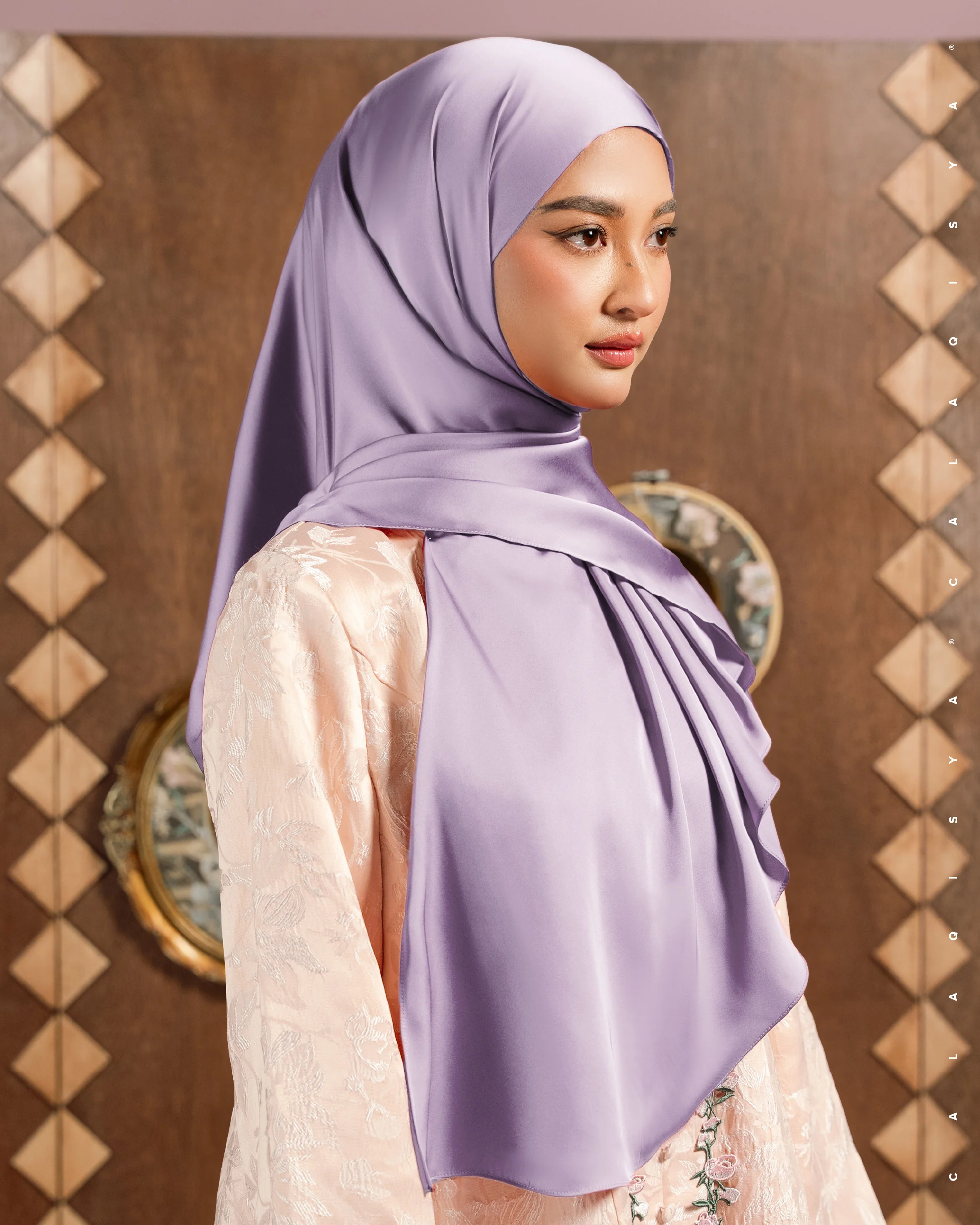 IOWA TIE BACK UNDERCHIN IN LAVENDER FOG